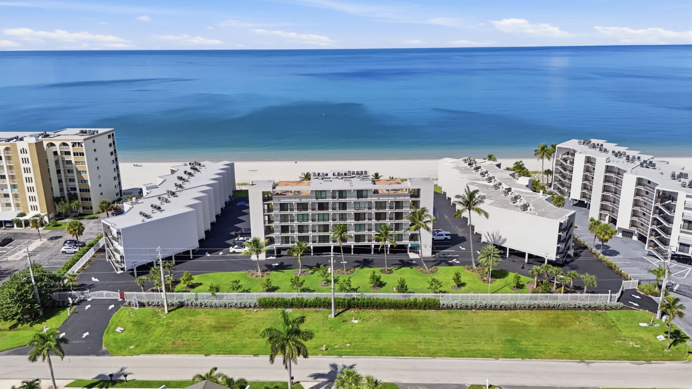 Gulf Front Views at Dolphin Way Direct Beach Access Sleeps 6 Heated Pool | Photo 3