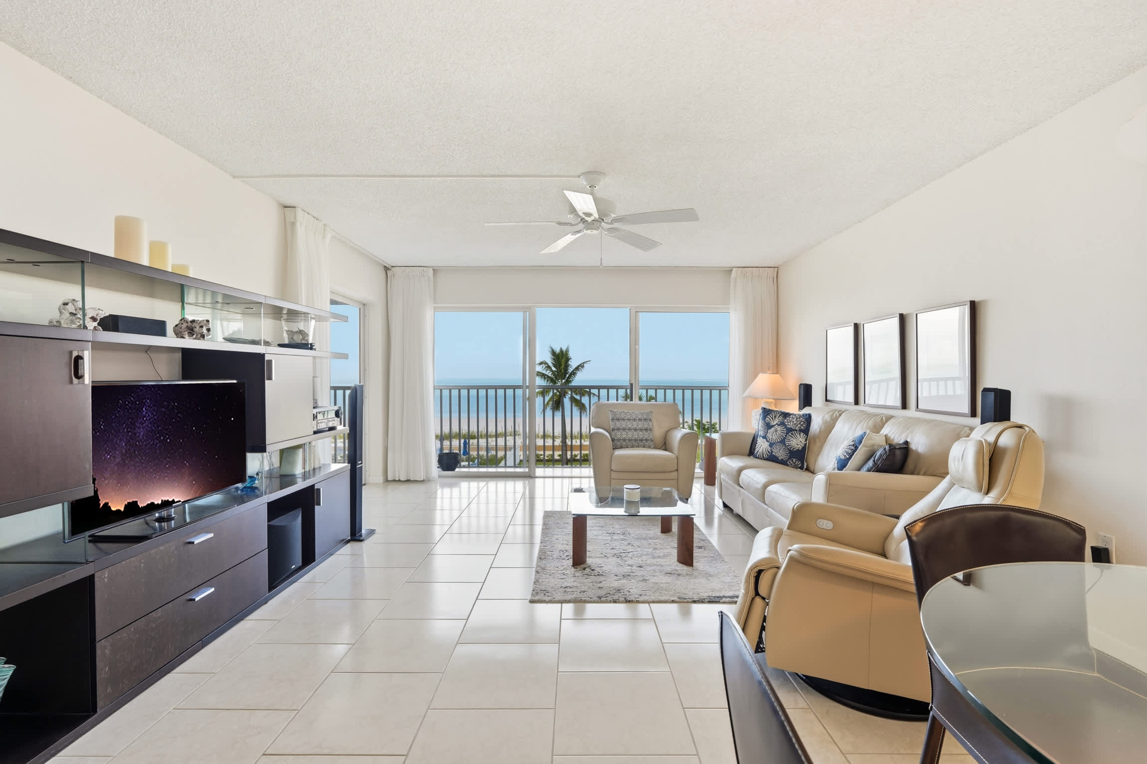Gulf Front Views at Dolphin Way Direct Beach Access Sleeps 6 Heated Pool | Photo 7