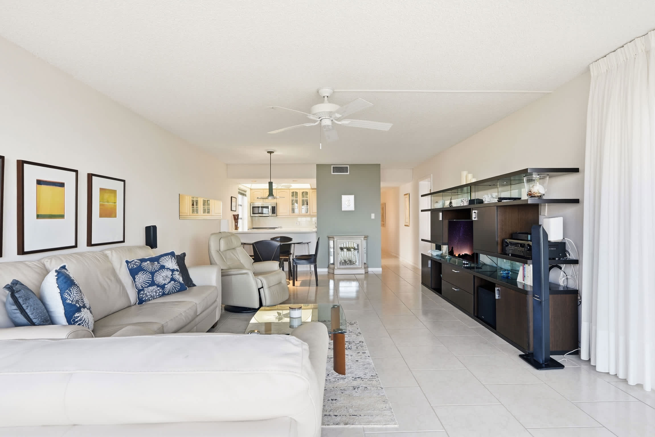 Gulf Front Views at Dolphin Way Direct Beach Access Sleeps 6 Heated Pool | Photo 8