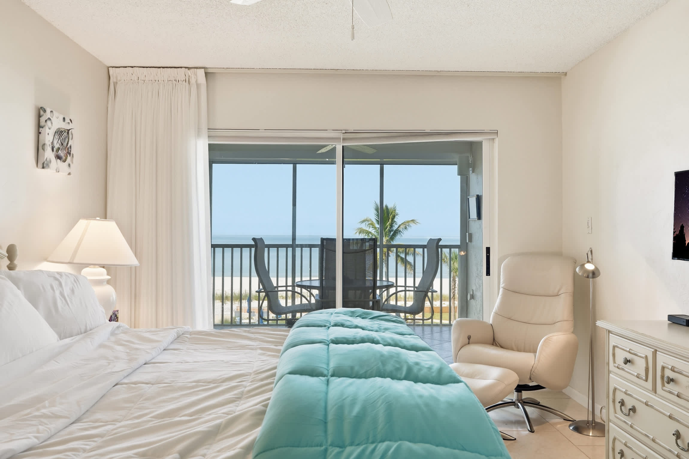 Gulf Front Views at Dolphin Way Direct Beach Access Sleeps 6 Heated Pool | Photo 16