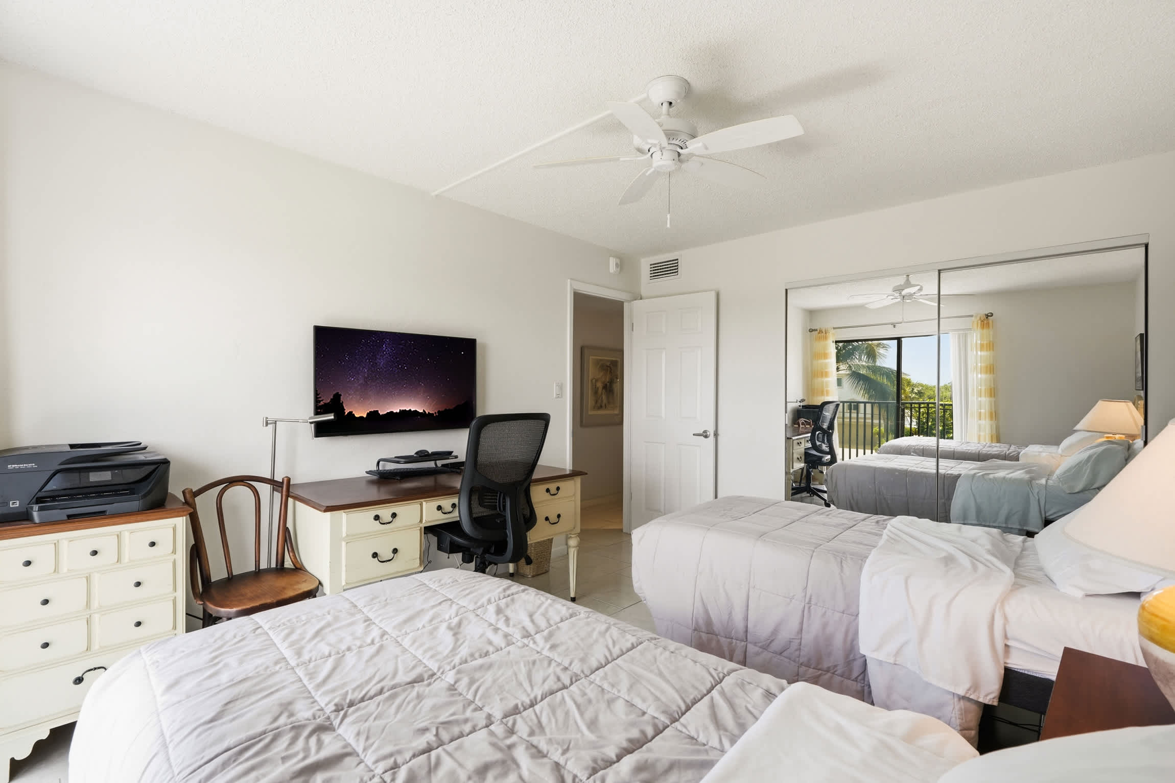 Gulf Front Views at Dolphin Way Direct Beach Access Sleeps 6 Heated Pool | Photo 23