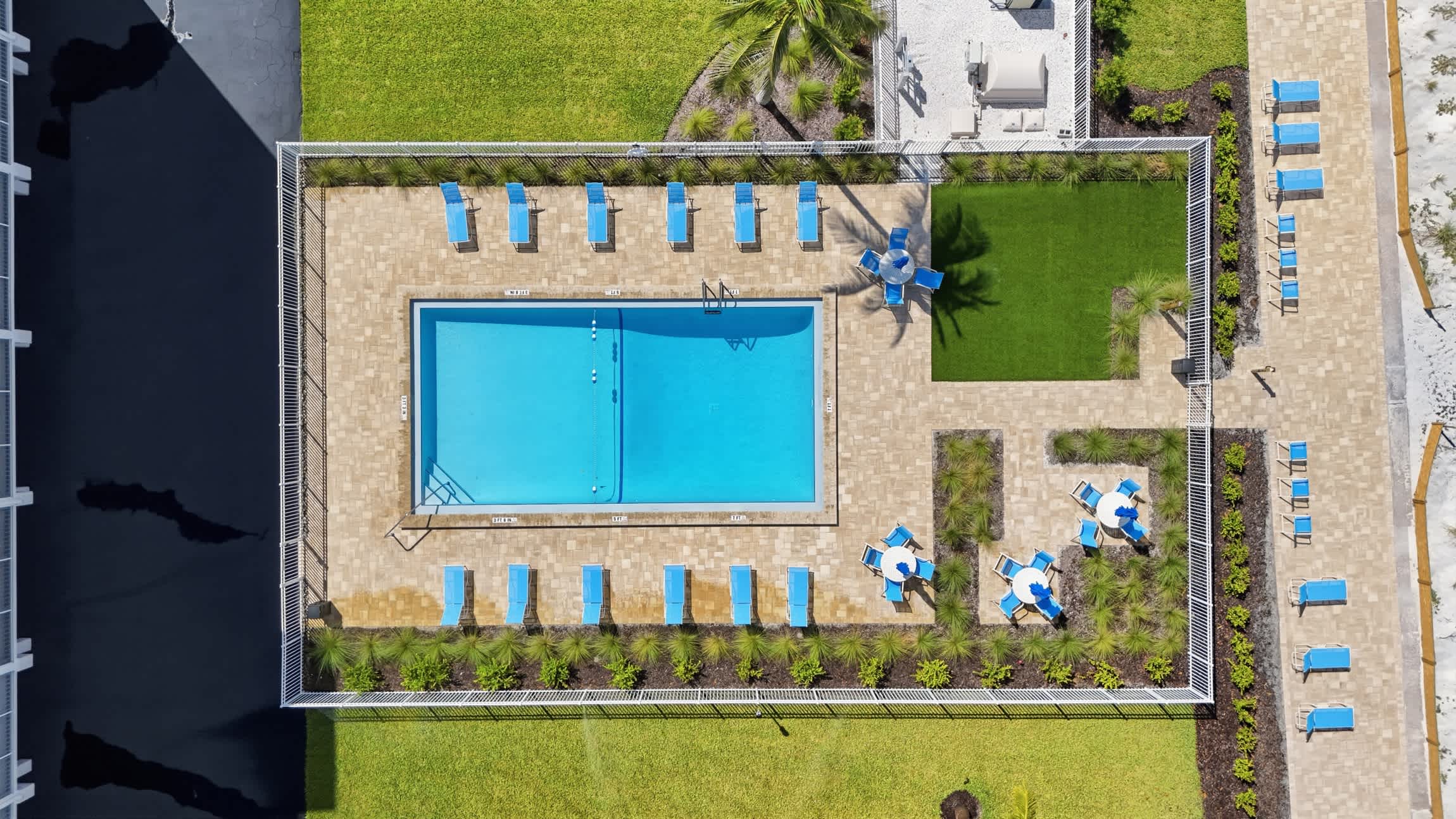 Gulf Front Views at Dolphin Way Direct Beach Access Sleeps 6 Heated Pool | Photo 35