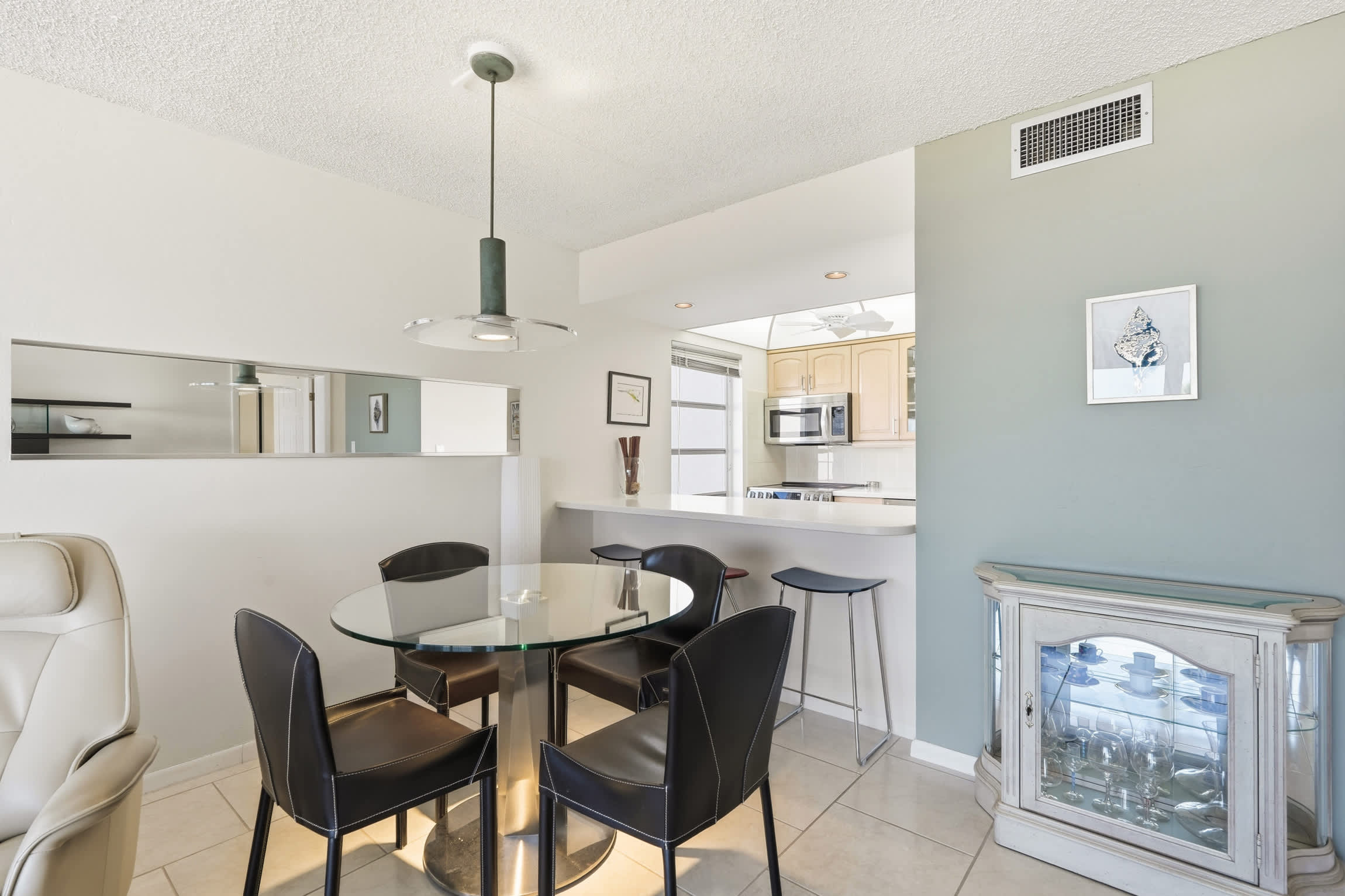Gulf Front Views at Dolphin Way Direct Beach Access Sleeps 6 Heated Pool | Photo 10