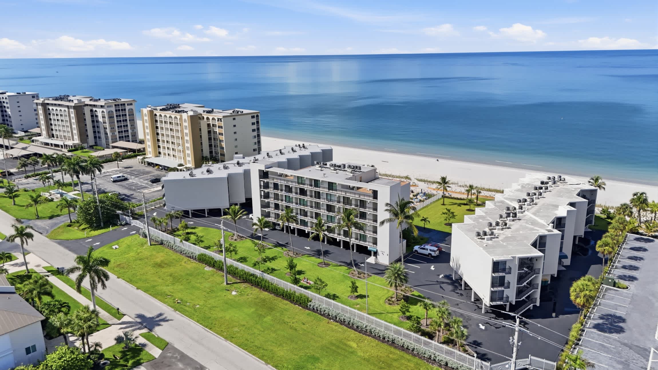 Gulf Front Views at Dolphin Way Direct Beach Access Sleeps 6 Heated Pool | Photo 38