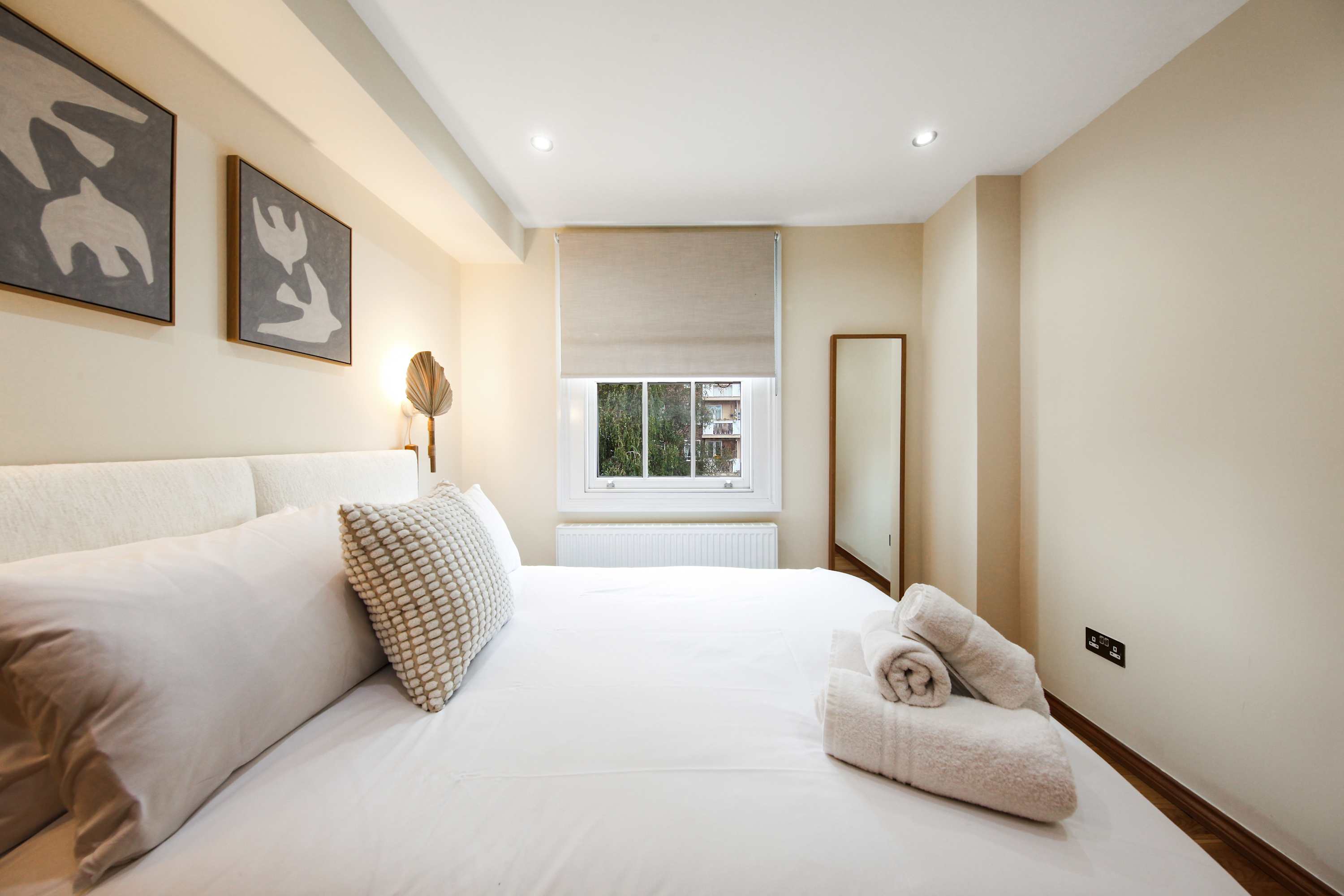 View Modern Bright 2 double Bed Mews House, St John's Wood sleeps 6 in Charles Lane 57 0 Modern Bright 2 double Bed Mews House, St John's Wood sleeps 6 in Charles Lane 57 0 - Property image 12 - VivreStays