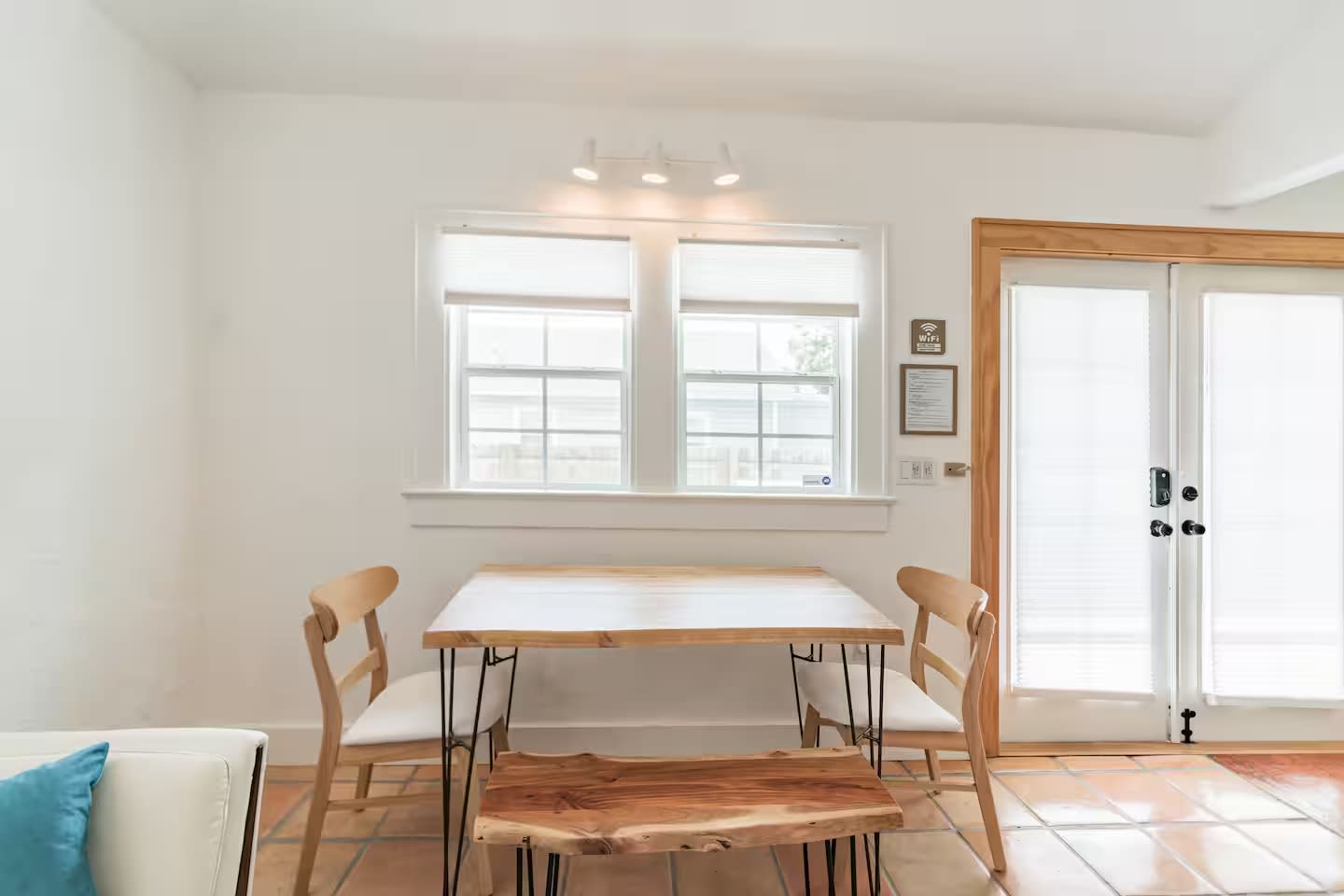 Iconic Coastal retreat close to Siesta Key Beach!