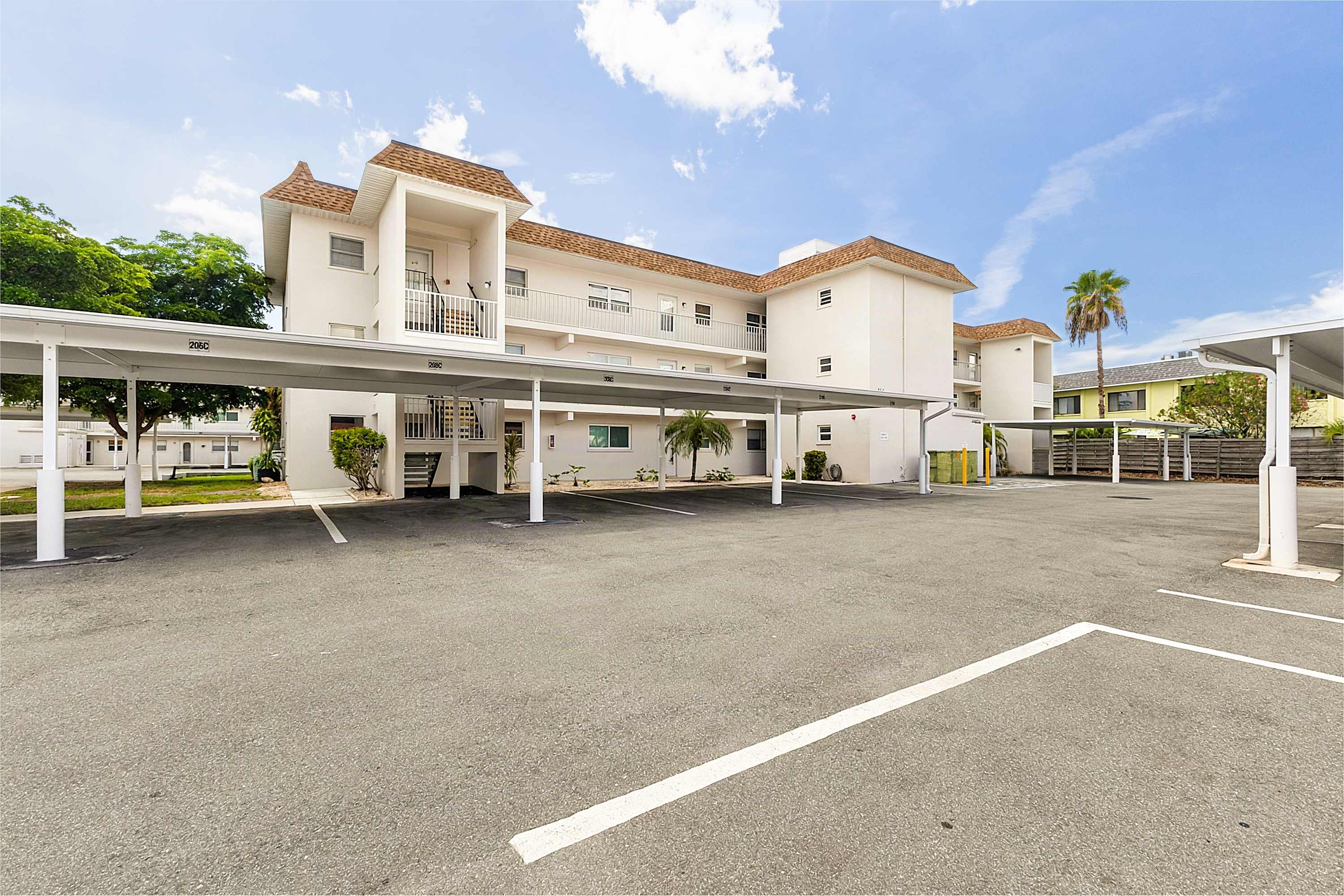 Siesta Key Condo Near Crescent Beach