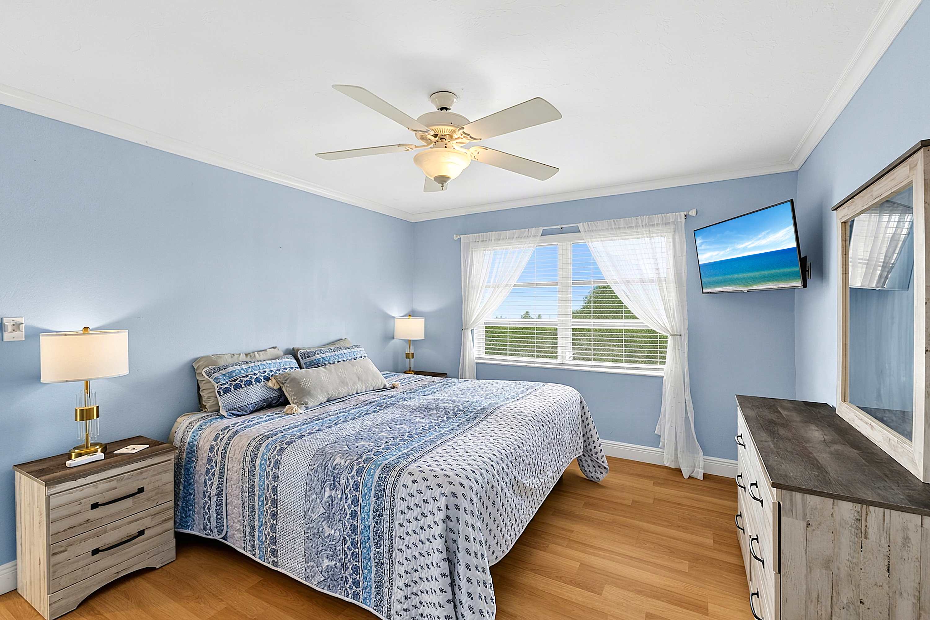 Siesta Key Condo Near Crescent Beach