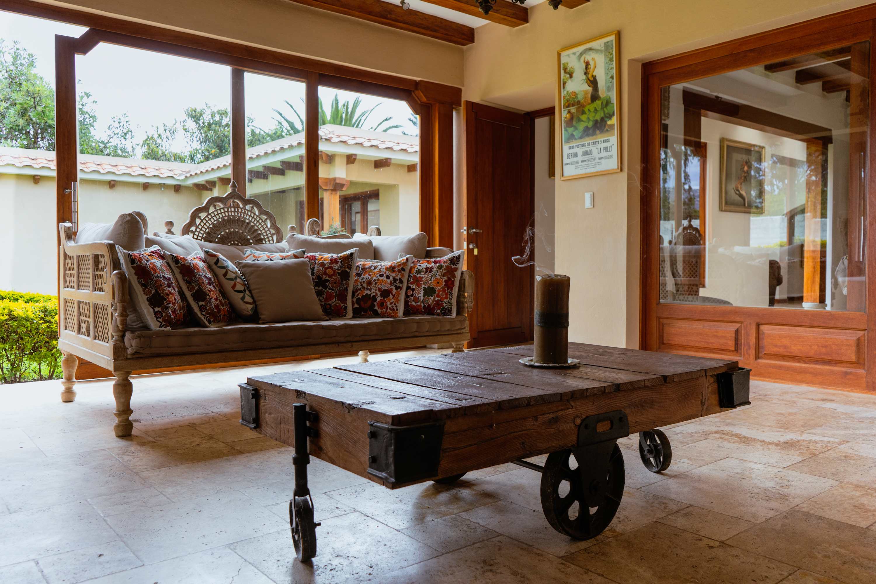 Guayllabamba Estate - Indoor Pool, Jacuzzi & Gym