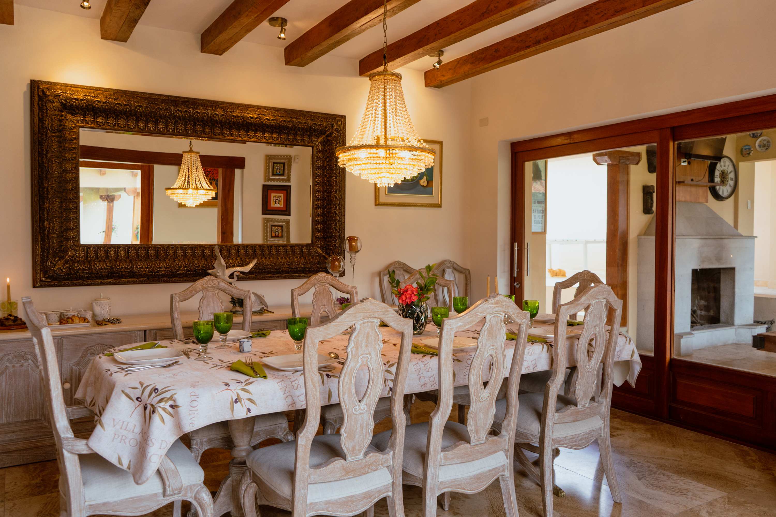 Guayllabamba Estate - Indoor Pool, Jacuzzi & Gym