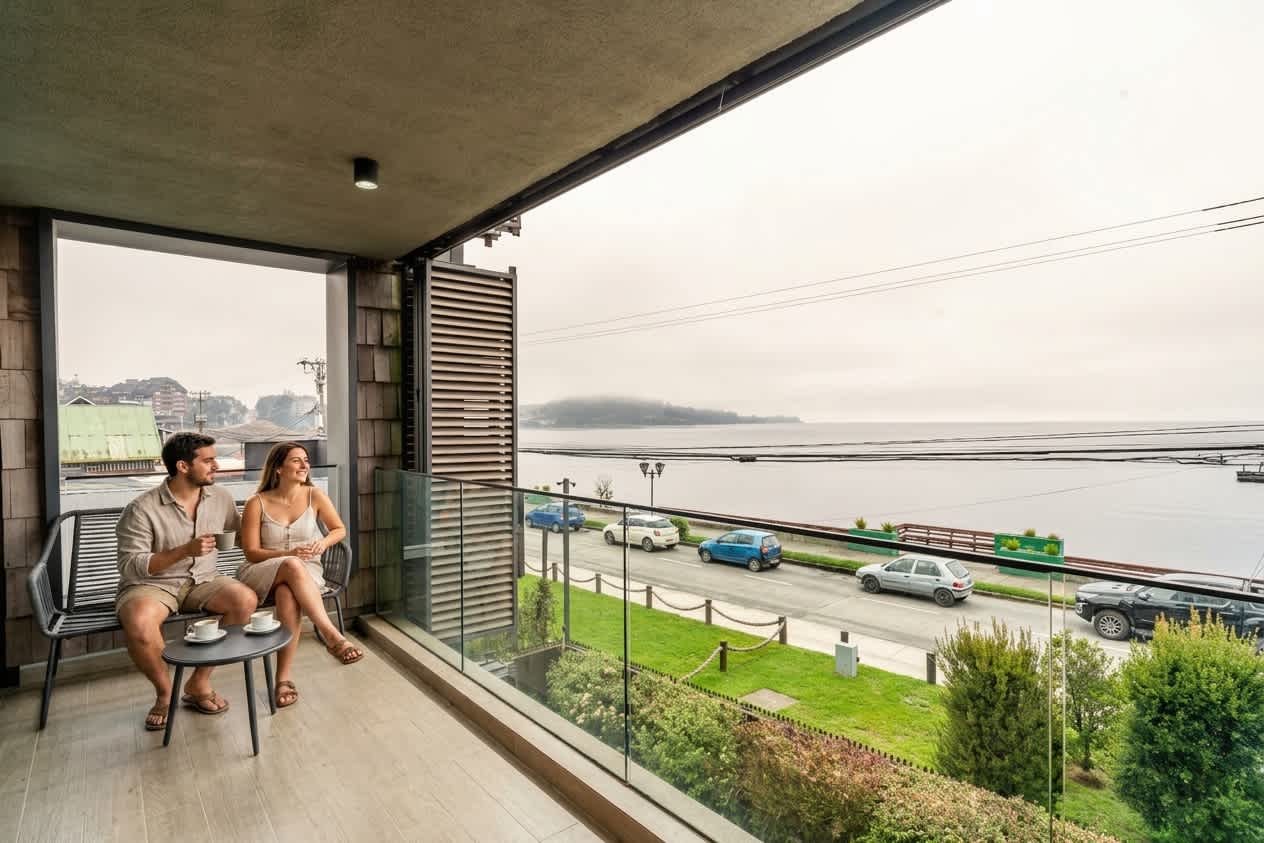 HOM 3-bed facing the lake · Terrace · Sleeps 6 — Puerto Varas, Los Lagos Region — vacation rental