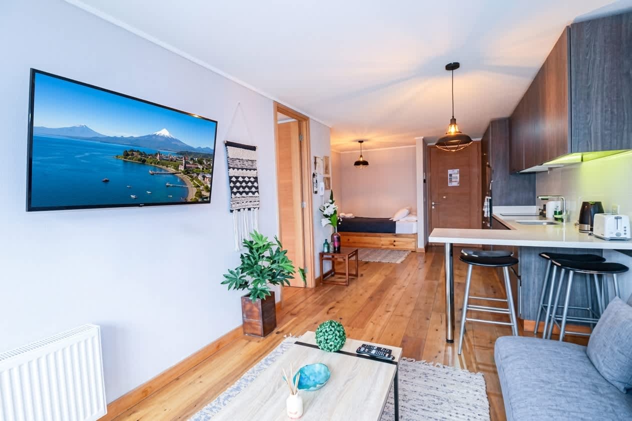 HOM 1-bed for 4 facing the lake · Heated pool — Puerto Varas, Los Lagos Region — vacation rental