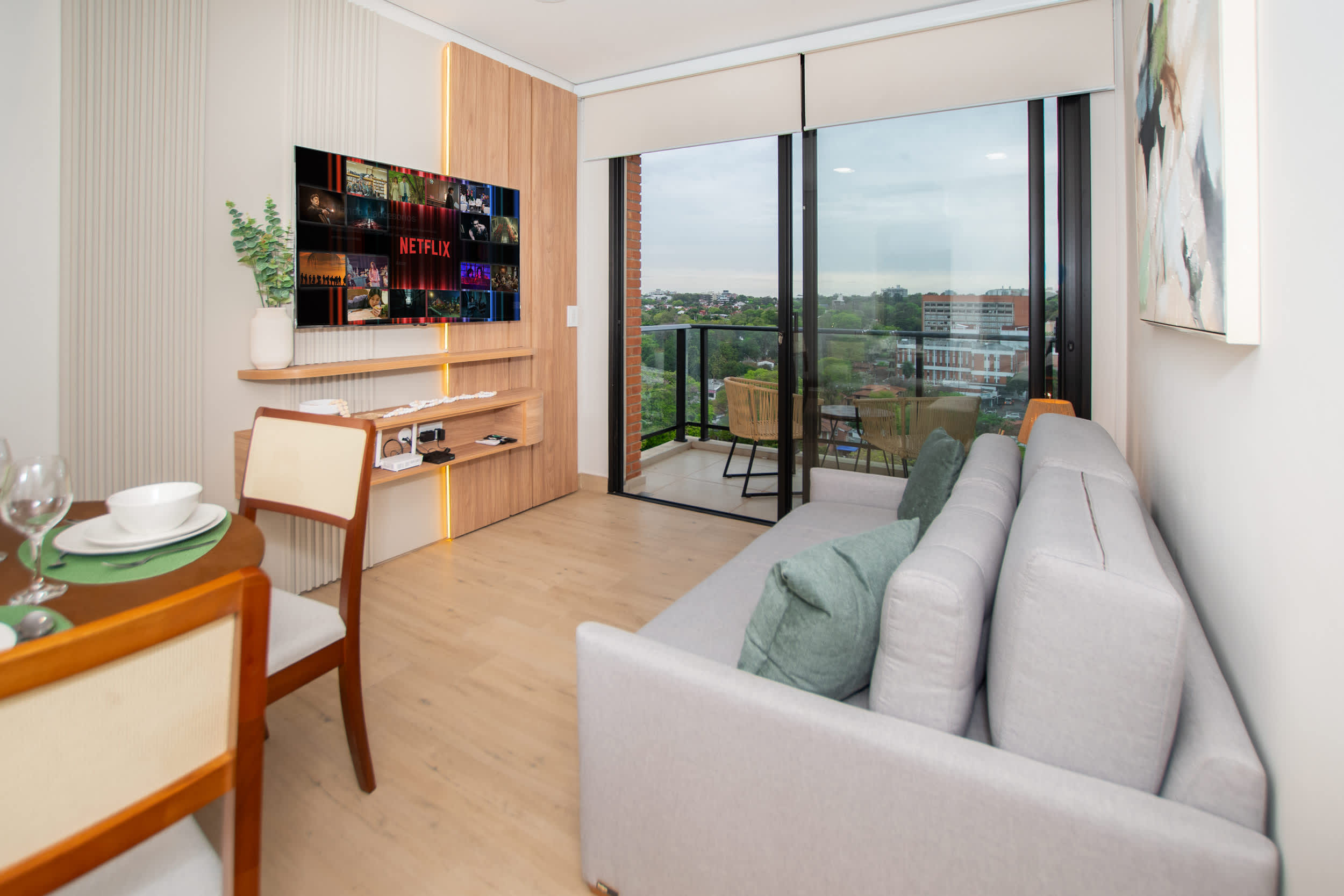 Modern 1 Bedroom Apartment with Pool and Gym