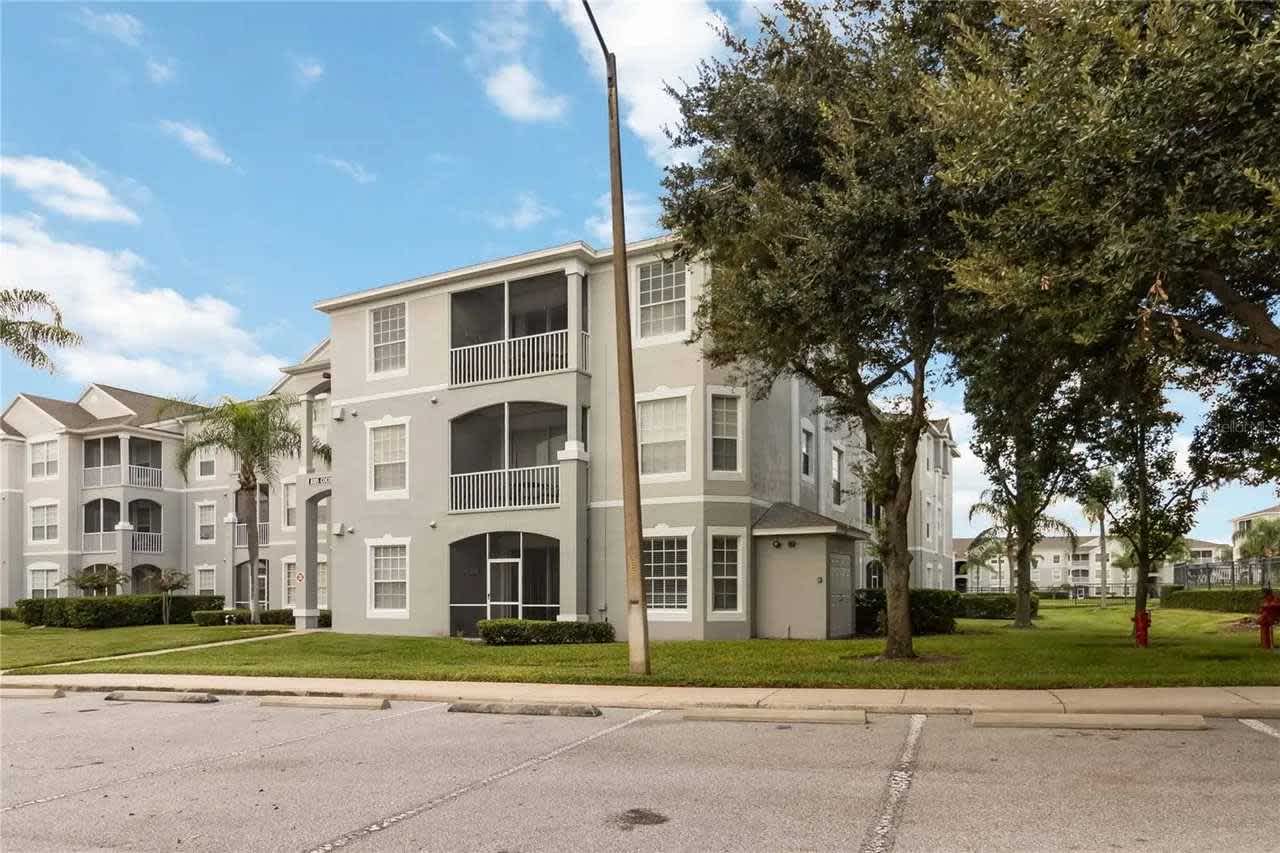Top-Floor Retreat w/ Resort Pool Near Disney