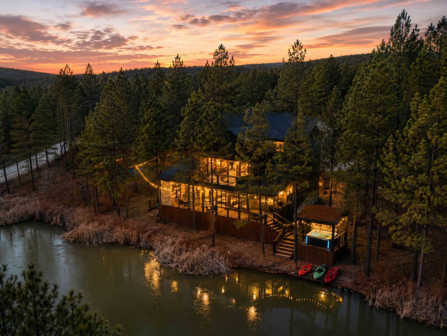 The Waterside Retreat: Hot Tub, Kayaks, EV Charger