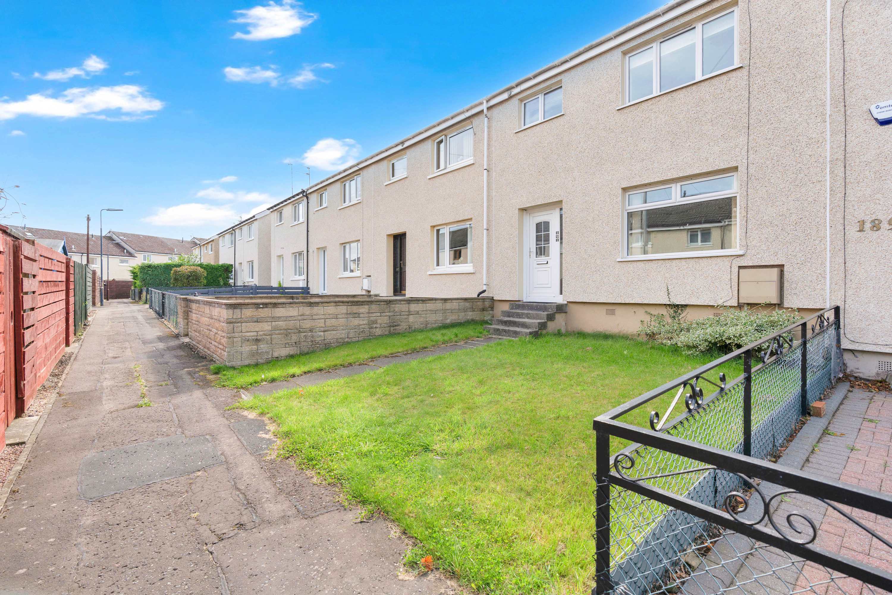Easy Edinburgh Access, Parking,Near Rosslyn Chapel in Cameron Crescent 191 EH19 2PJ - Property image 13 - VivreStays