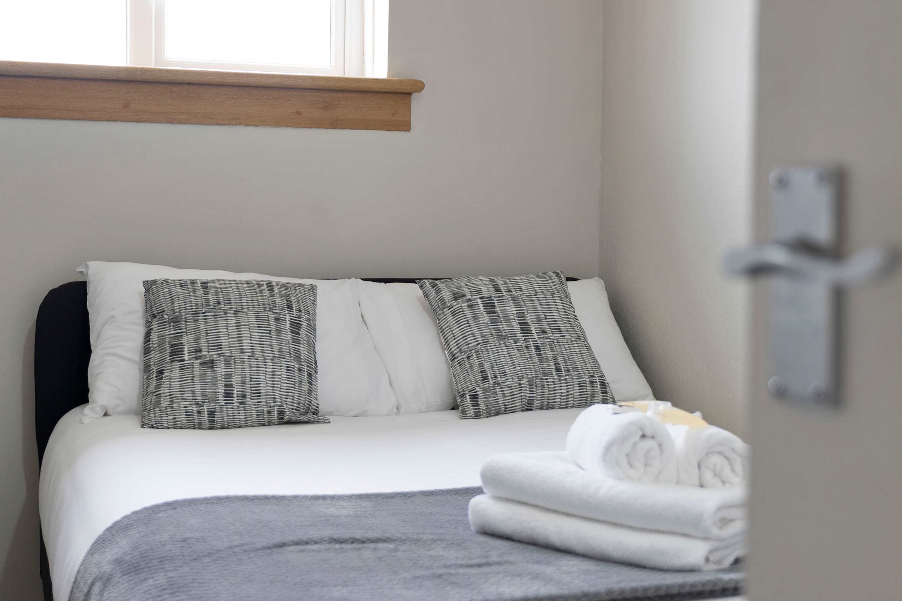 Easy Edinburgh Access, Parking,Near Rosslyn Chapel in Cameron Crescent 191 EH19 2PJ - Property image 12 - VivreStays
