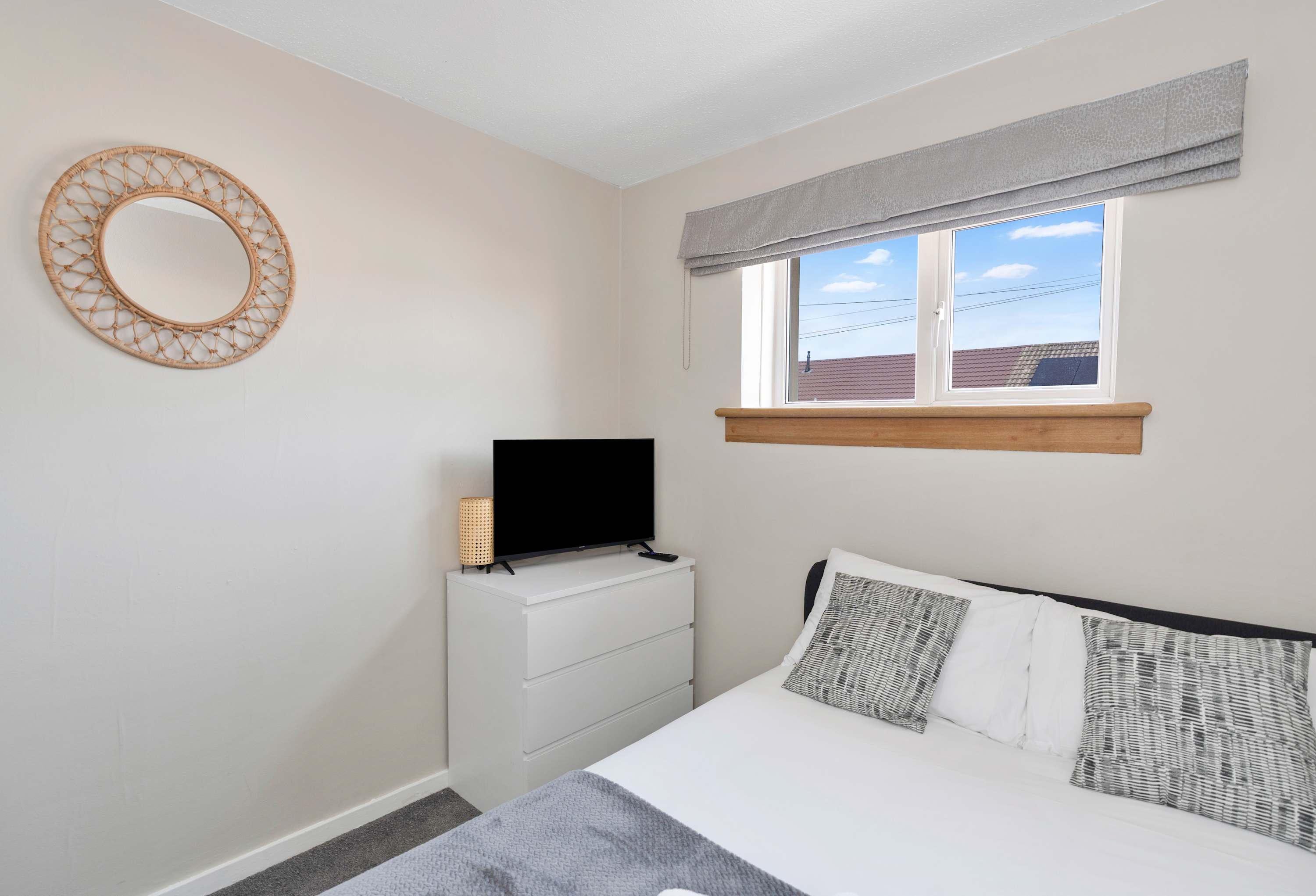 Easy Edinburgh Access, Parking,Near Rosslyn Chapel in Cameron Crescent 191 EH19 2PJ - Property image 21 - VivreStays