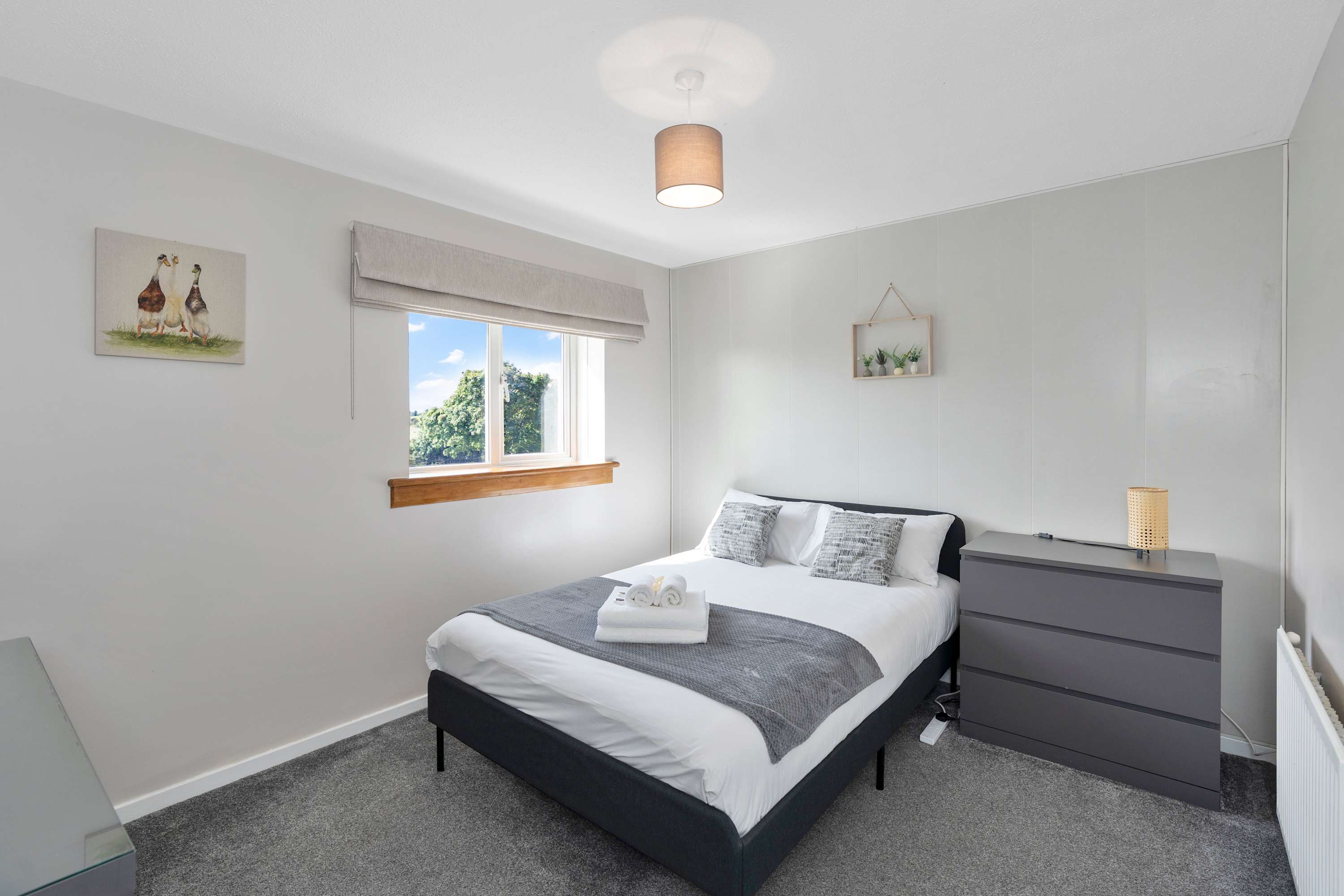 Easy Edinburgh Access, Parking,Near Rosslyn Chapel in Cameron Crescent 191 EH19 2PJ - Property image 3 - VivreStays