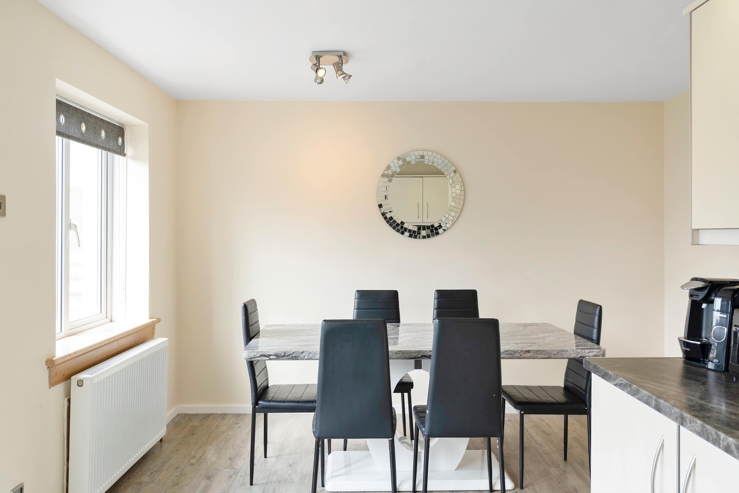 Easy Edinburgh Access, Parking,Near Rosslyn Chapel in Cameron Crescent 191 EH19 2PJ - Property image 9 - VivreStays