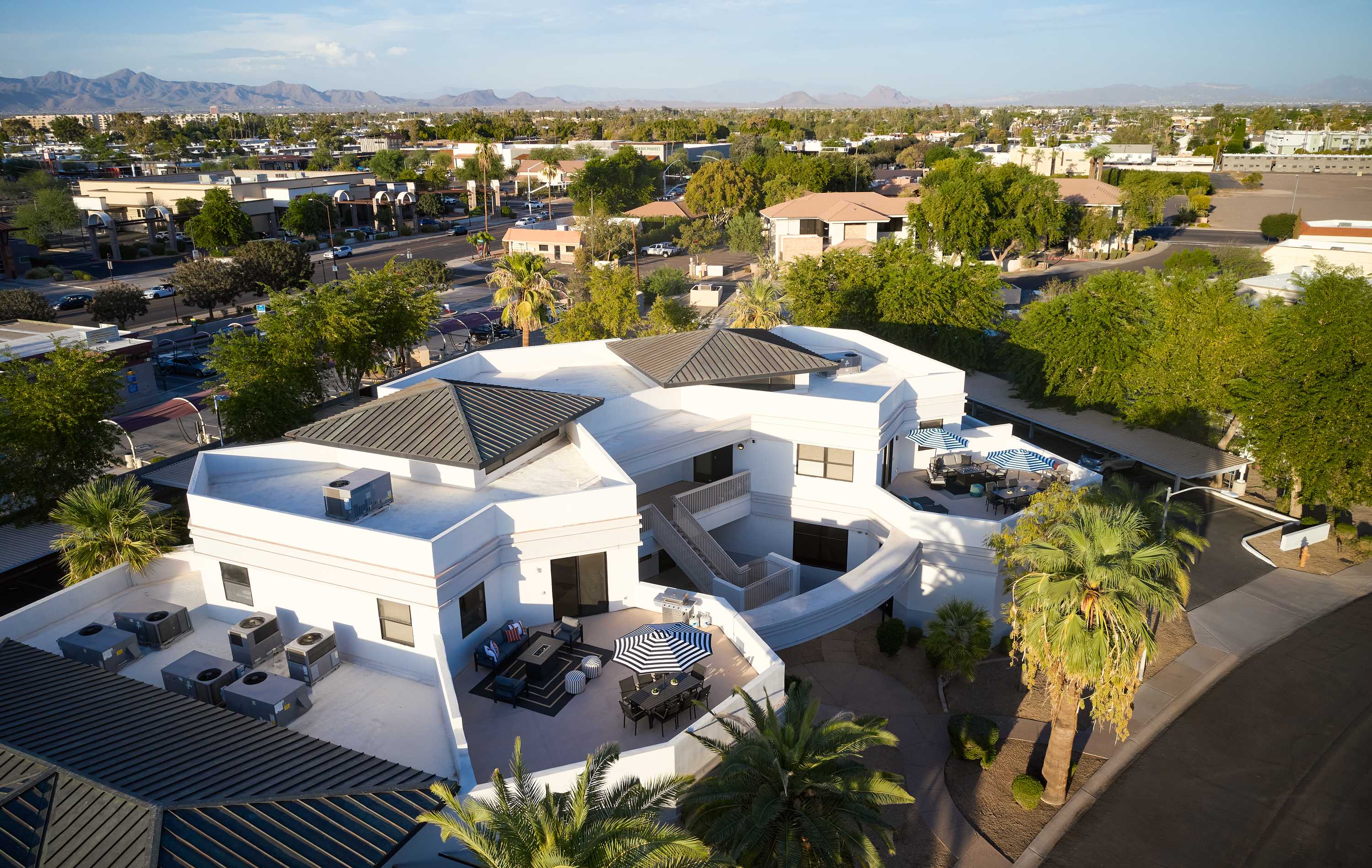 Walking distance to Old Town Scottsdale! Great Location!