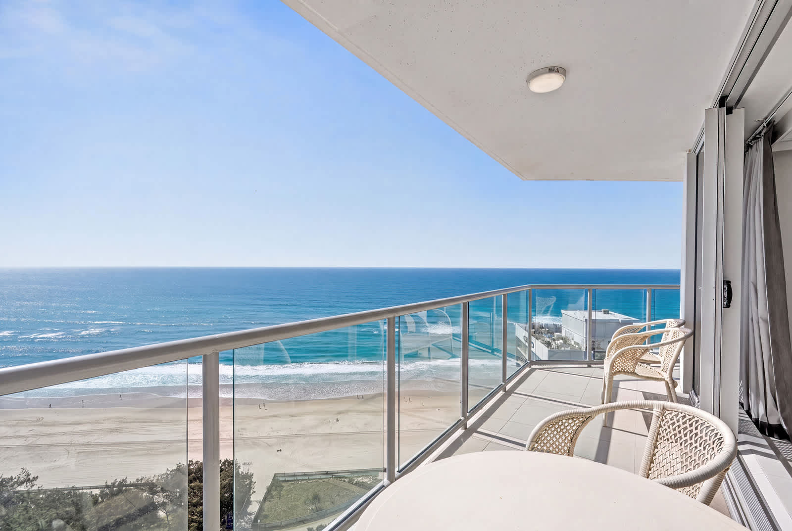 22A Peninsula – Ocean Views Surfers Paradise