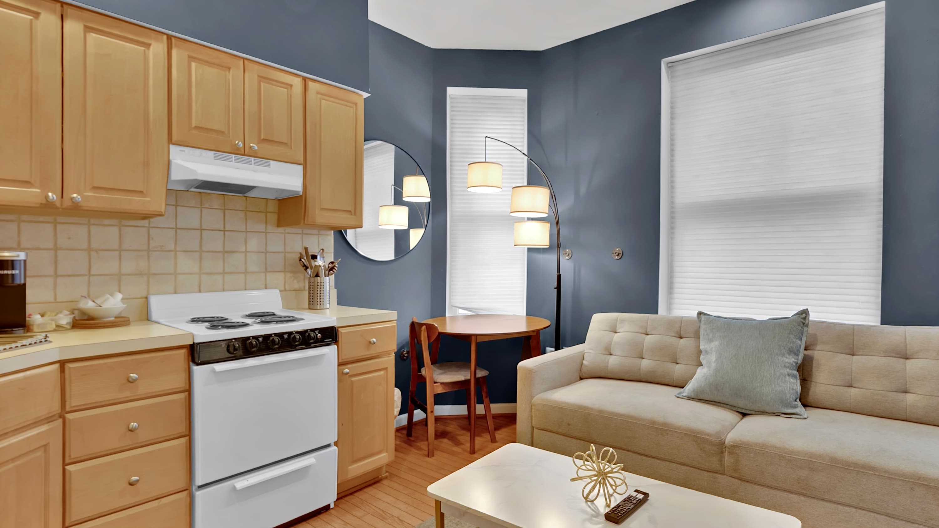 Central Rittenhouse Hub | Sleeps 12 | 2br Retreat - Philadelphie, PA