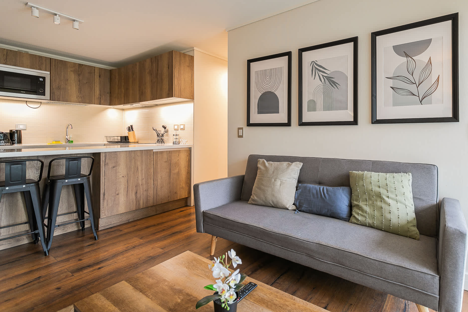 Chic Las Condes Apt: 2BR, 2BA, Sleeps 5