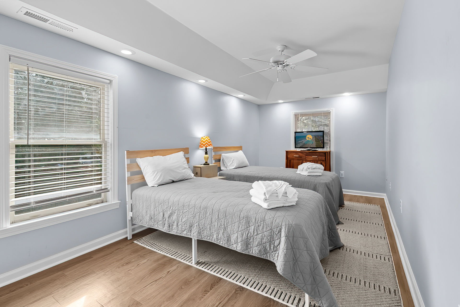 Golden Tide Oceanfront Pool Sleeps 18 | Photo 25