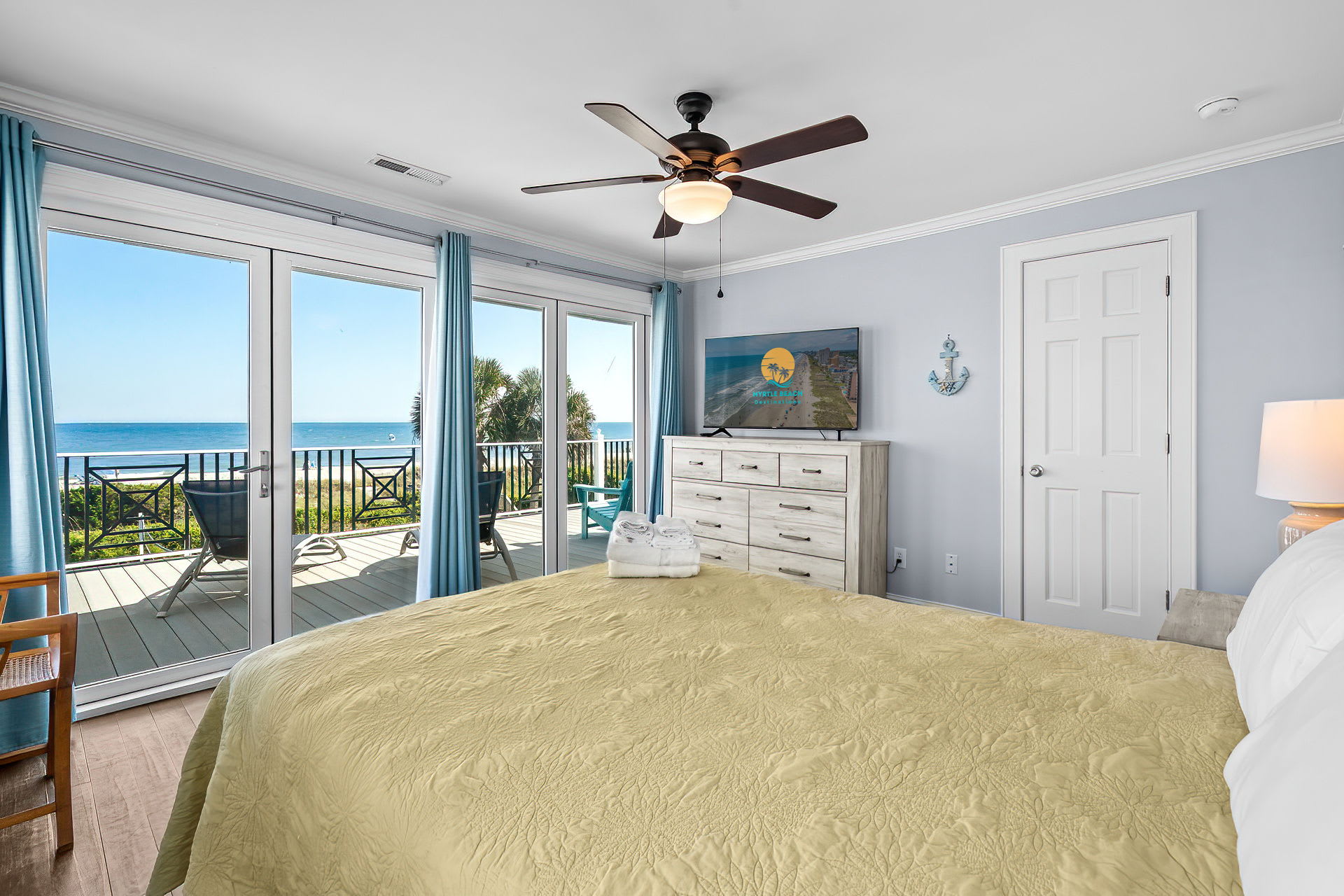 Golden Tide Oceanfront Pool Sleeps 18 | Photo 17