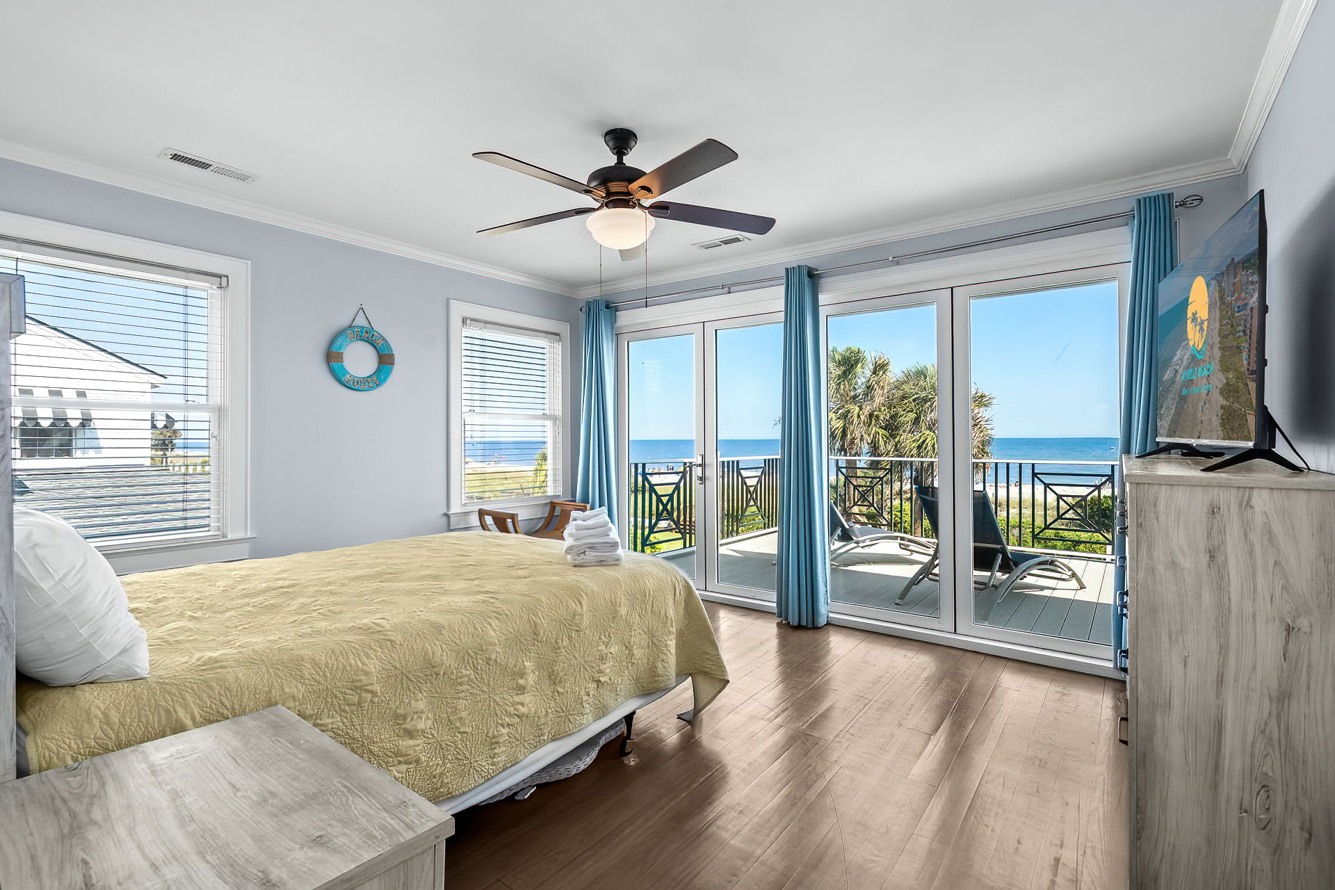 Golden Tide Oceanfront Pool Sleeps 18 | Photo 16