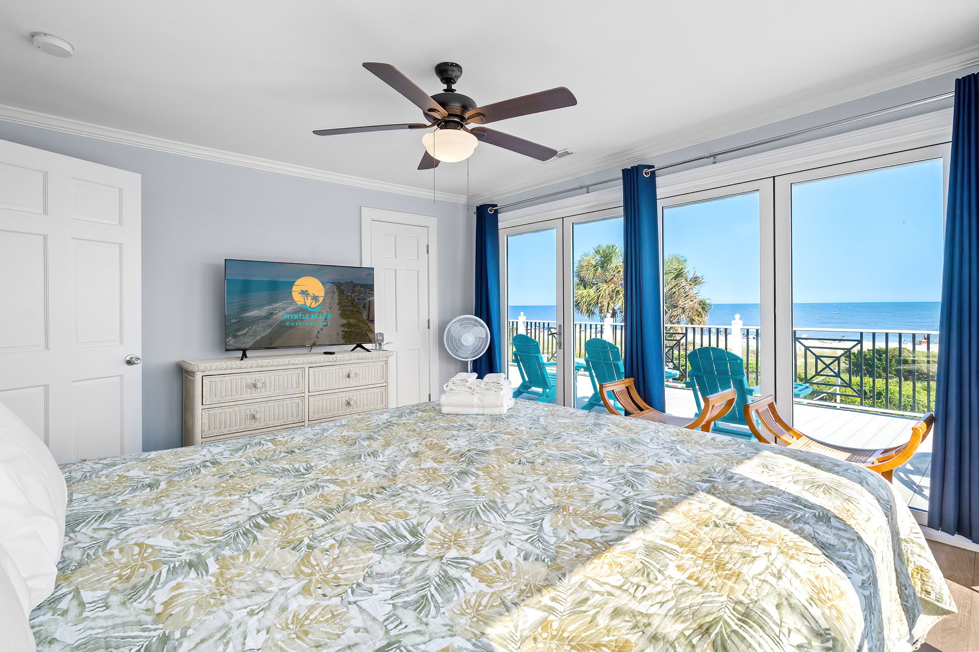 Golden Tide Oceanfront Pool Sleeps 18 | Photo 21