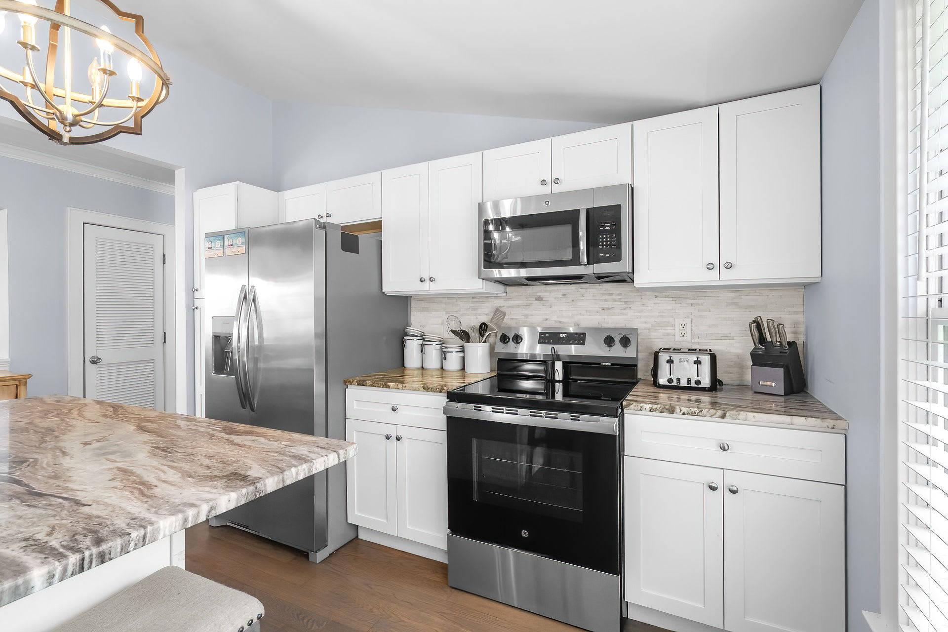 Golden Tide Oceanfront Pool Sleeps 18 | Photo 12