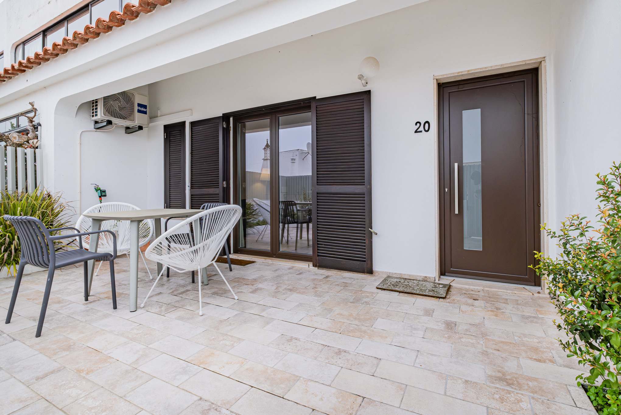 Stanchion Apartment