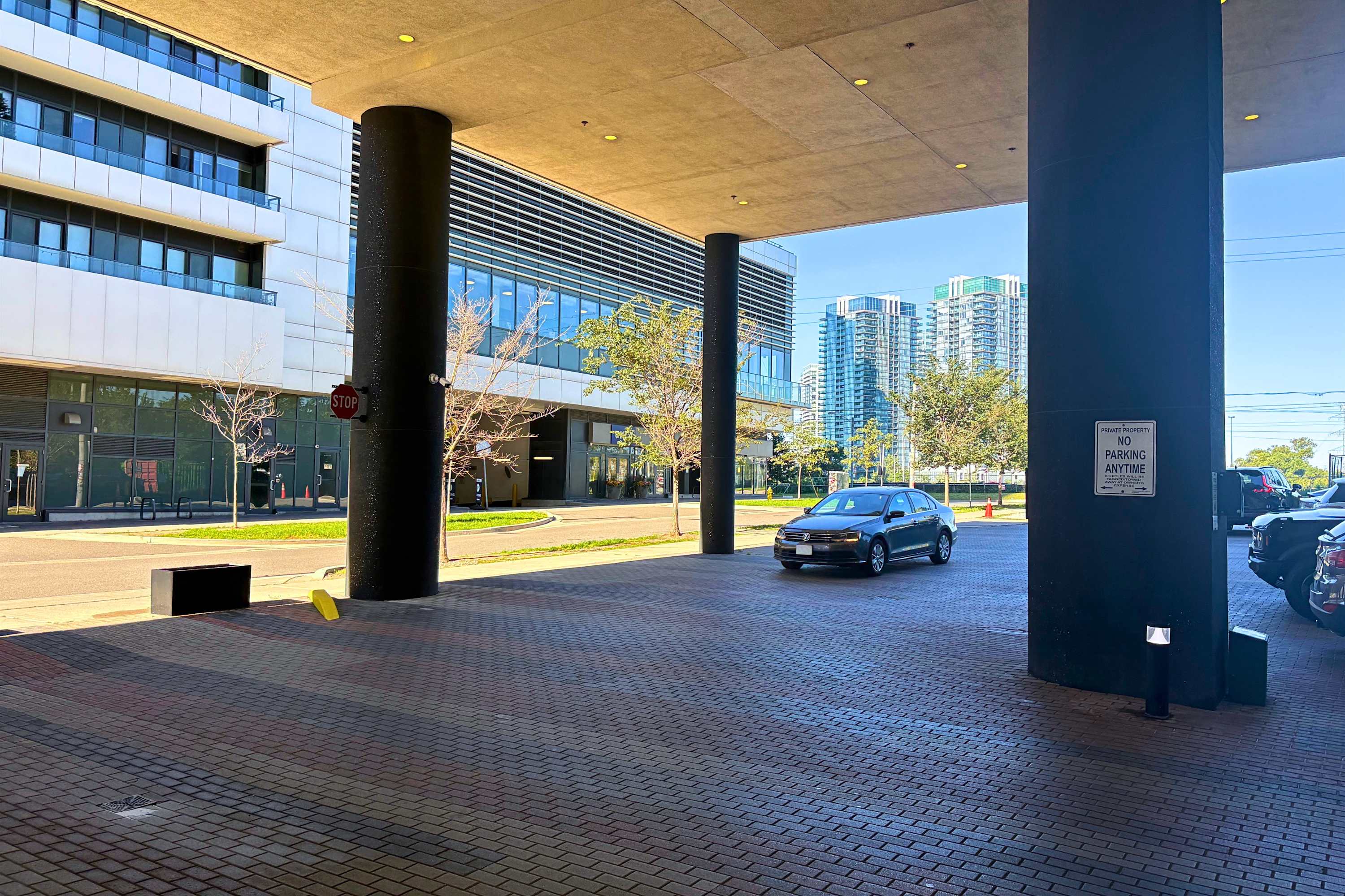 Easy access to underground parking.