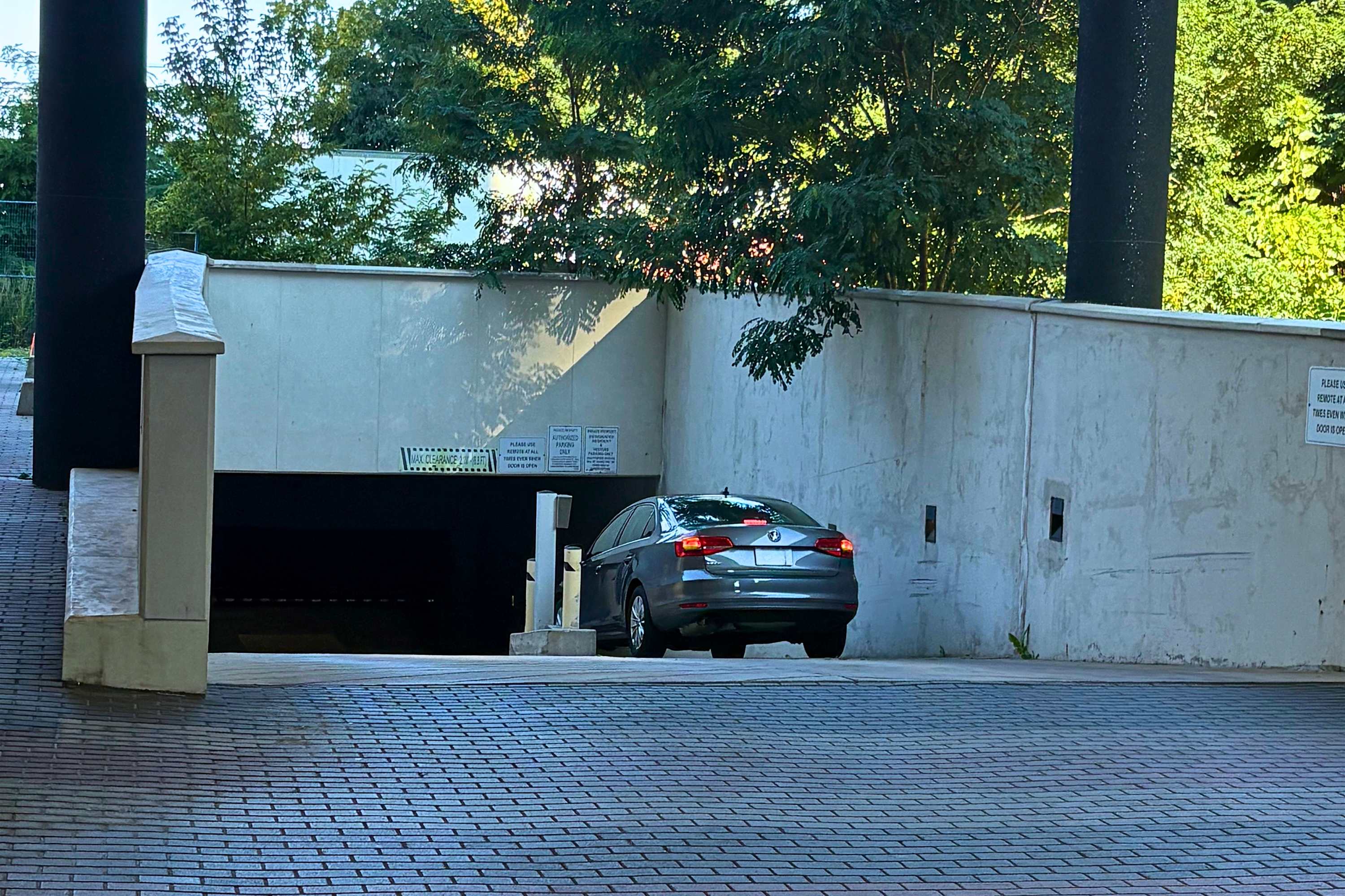 Easy access to underground parking.