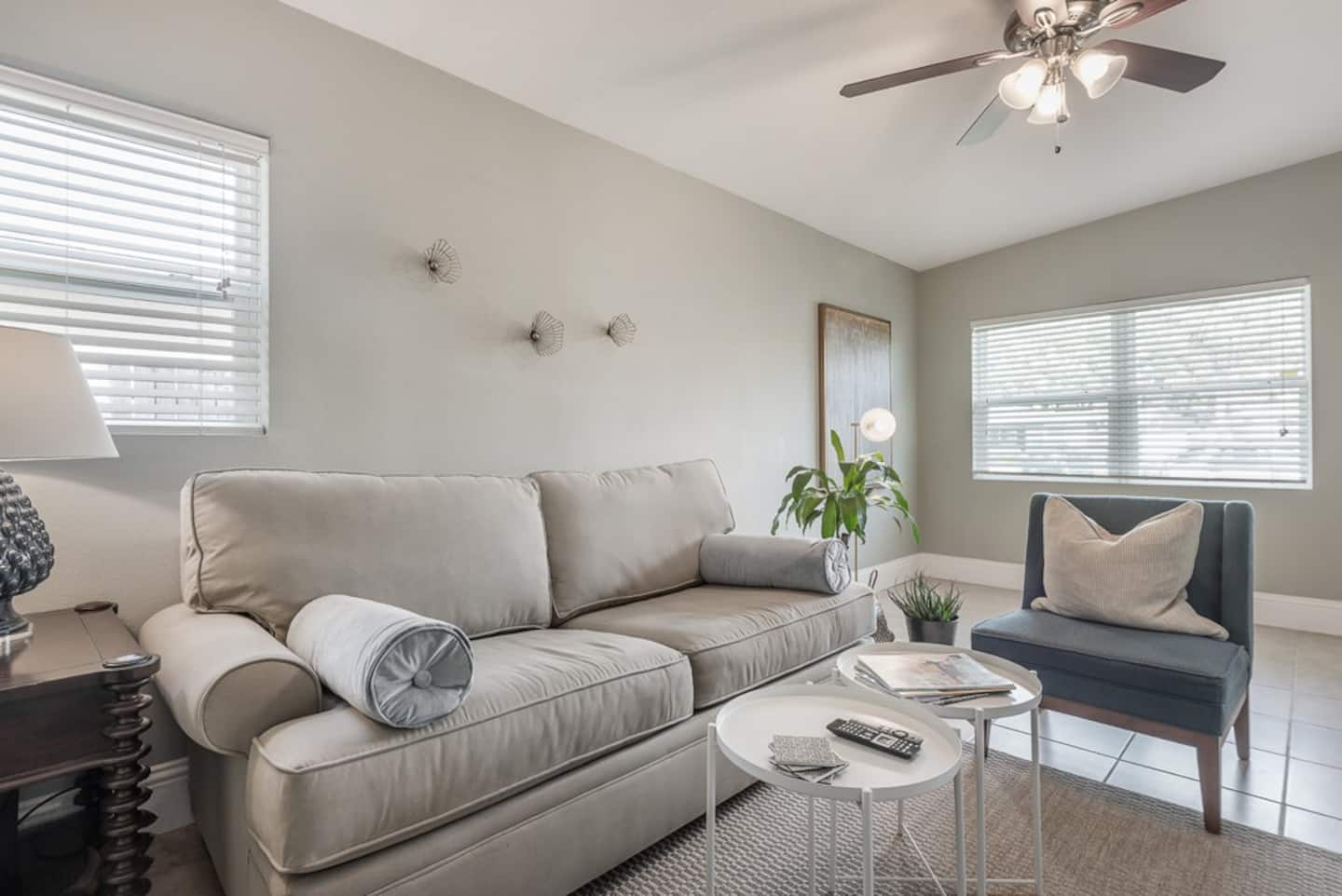 The Grounded Oak | 1mi To Ut, Fenced Yard - Tampa, FL
