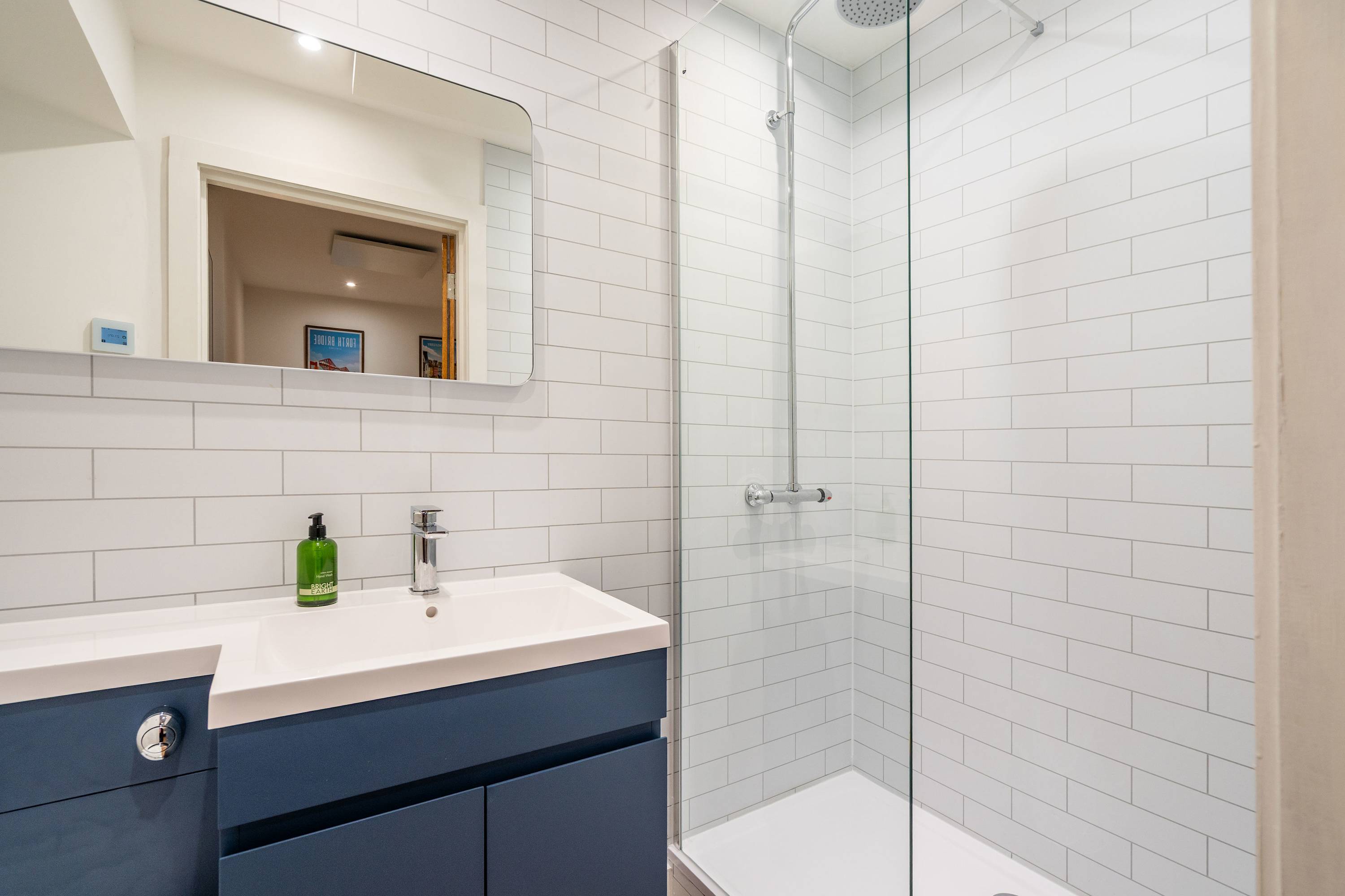 Stylish Studio at The Brewery in West Terrace 15 EH30 9LL - Property image 8 - VivreStays