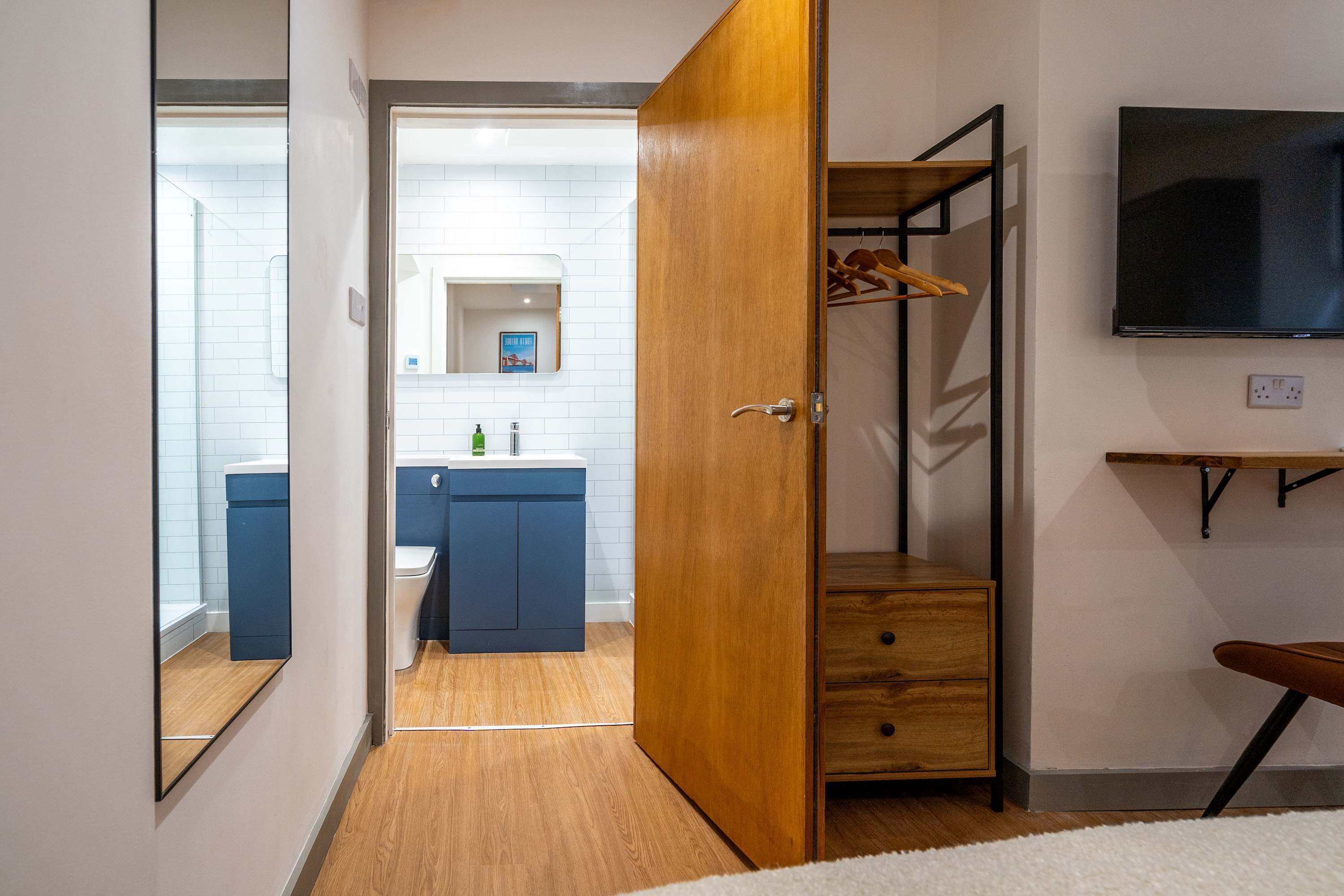 Stylish Studio at The Brewery in West Terrace 15 EH30 9LL - Property image 11 - VivreStays