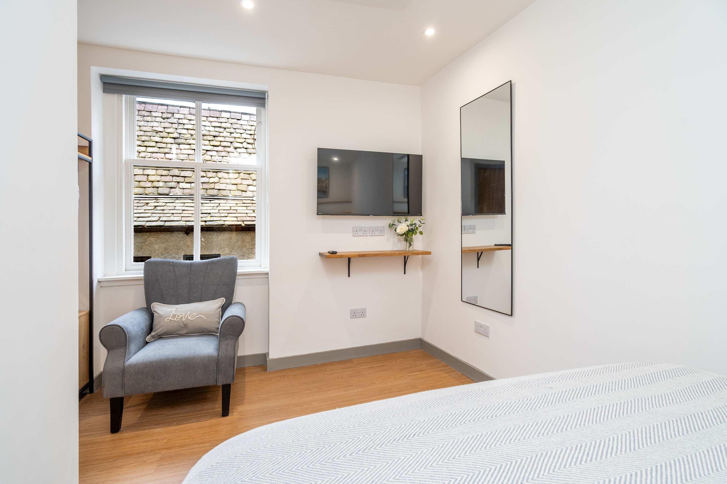 View Elegant Studio at The Brewery in West Terrace 15 EH30 9LL Elegant Studio at The Brewery in West Terrace 15 EH30 9LL - Property image 3 - VivreStays
