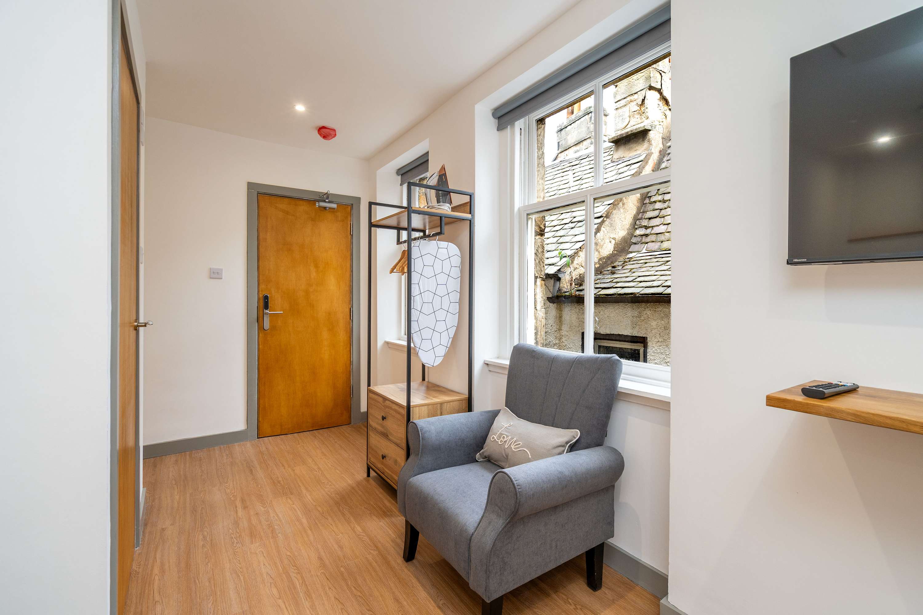 View Elegant Studio at The Brewery in West Terrace 15 EH30 9LL Elegant Studio at The Brewery in West Terrace 15 EH30 9LL - Property image 6 - VivreStays