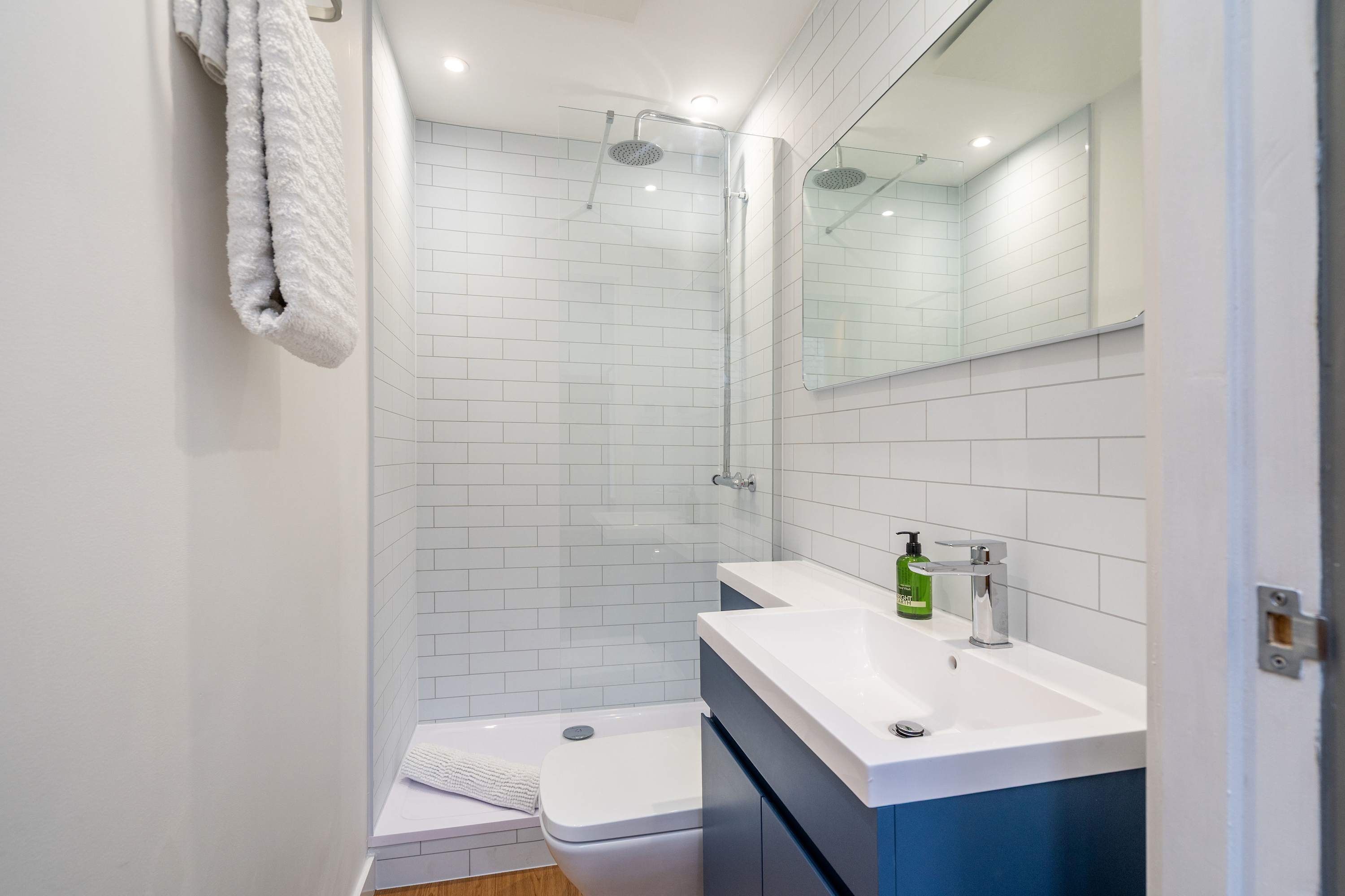 View Elegant Studio at The Brewery in West Terrace 15 EH30 9LL Elegant Studio at The Brewery in West Terrace 15 EH30 9LL - Property image 8 - VivreStays