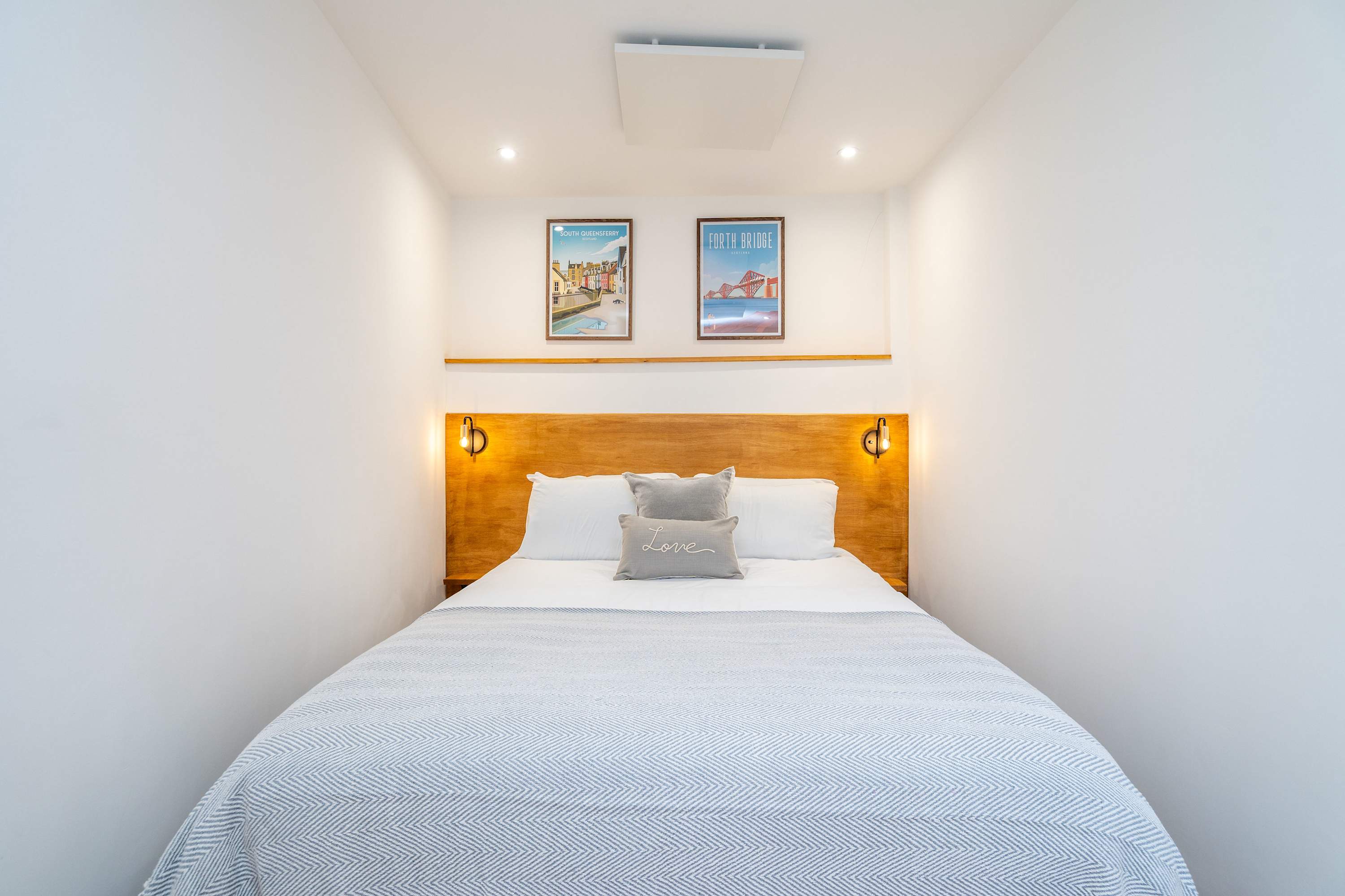 View Elegant Studio at The Brewery in West Terrace 15 EH30 9LL Elegant Studio at The Brewery in West Terrace 15 EH30 9LL - Property image 2 - VivreStays