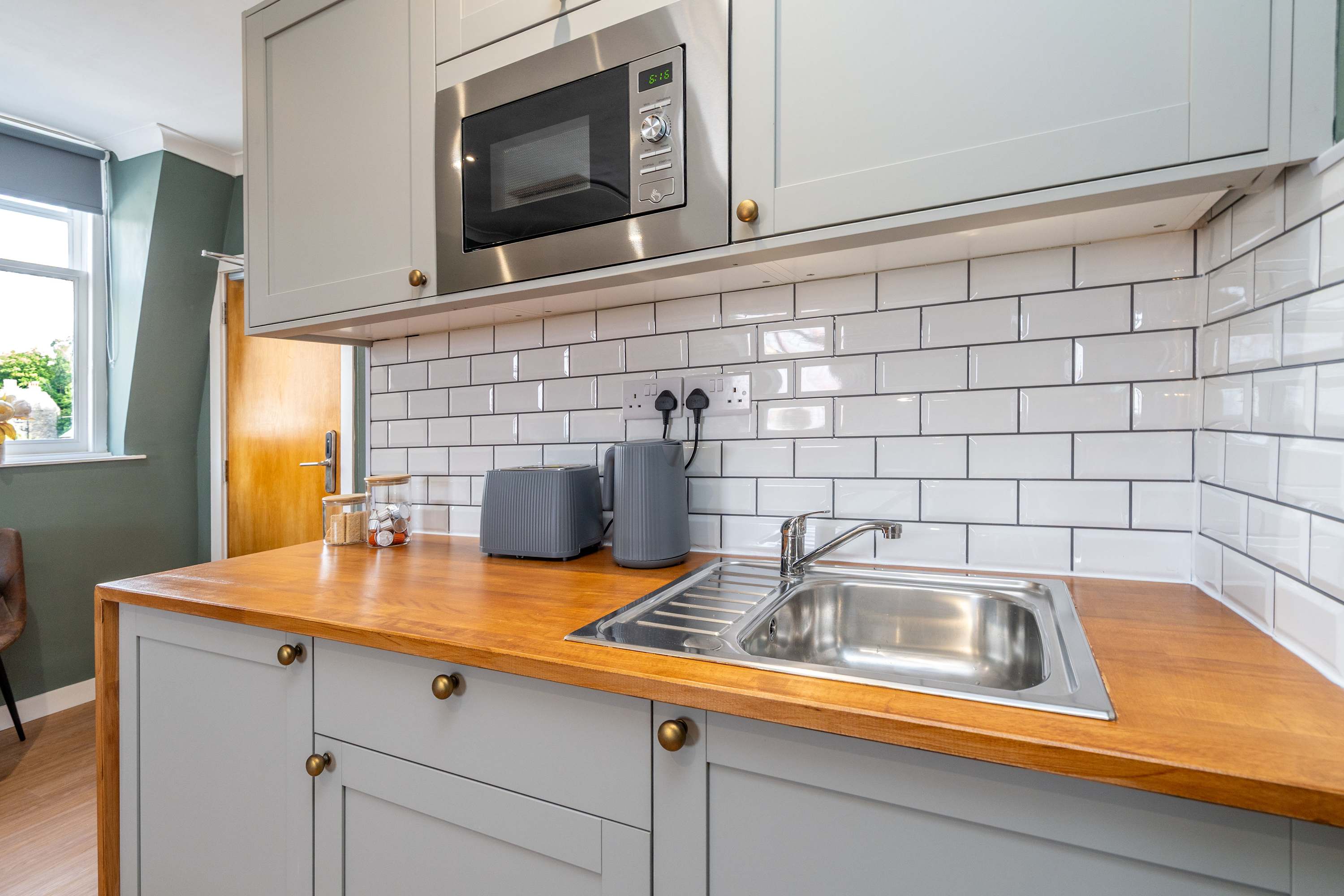 Cozy Boutique Studio at The Brewery in West Terrace 15 EH30 9LL - Property image 7 - VivreStays