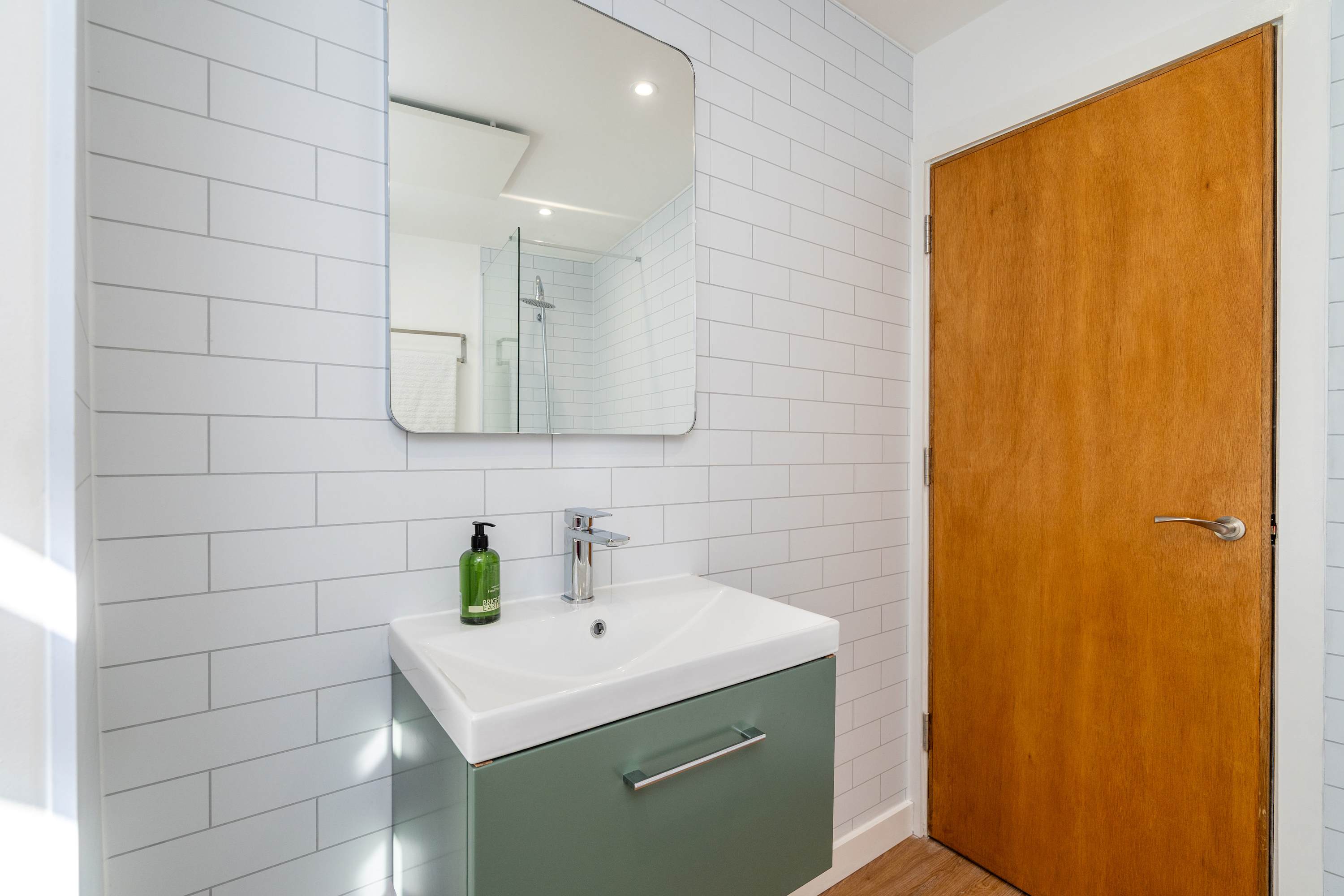 Cozy Boutique Studio at The Brewery in West Terrace 15 EH30 9LL - Property image 9 - VivreStays