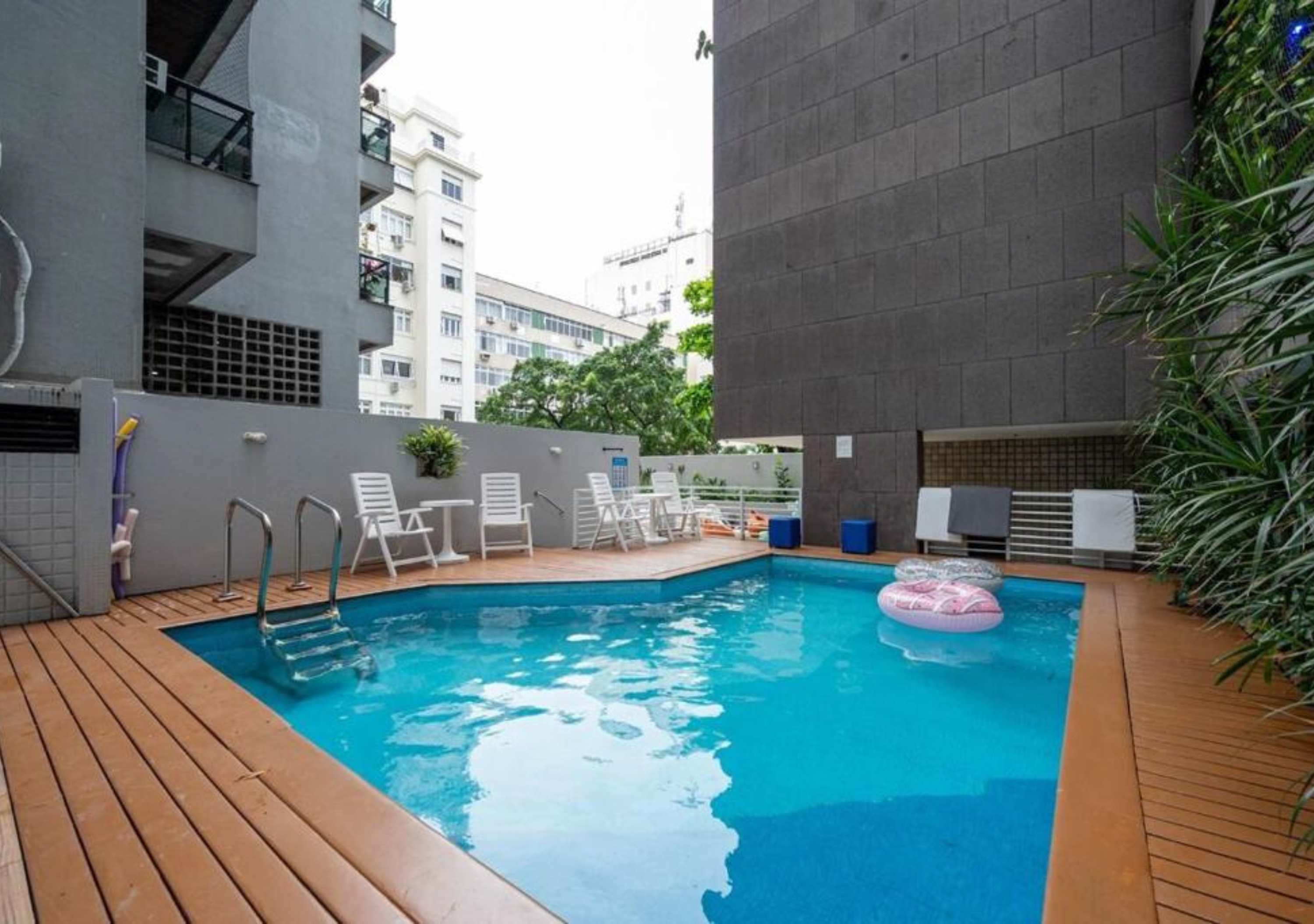 Arpoador Beach Apt w/Pool, Sauna & Free Parking — Rio de Janeiro, Rio de Janeiro — vacation rental