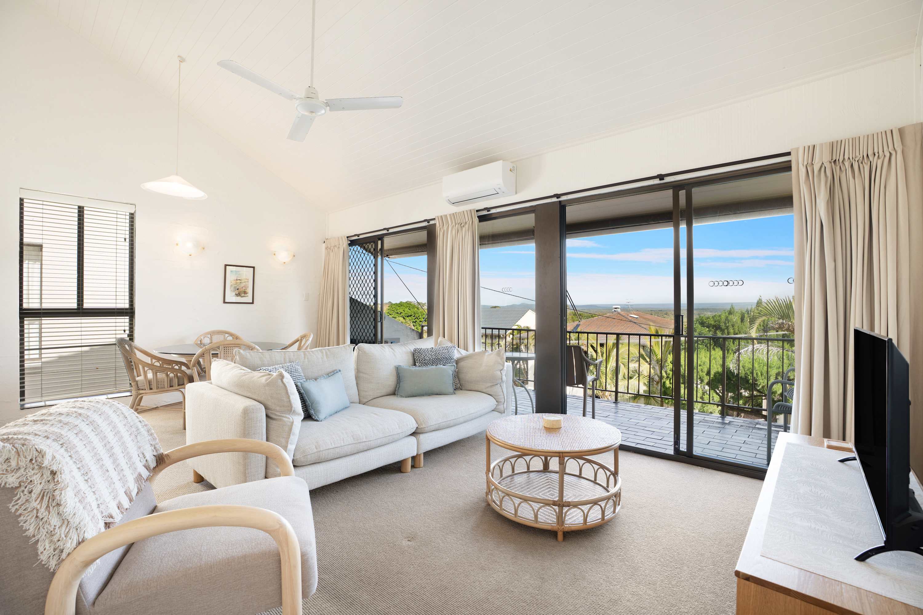 Caralina Court short walk to Hastings Street Noosa