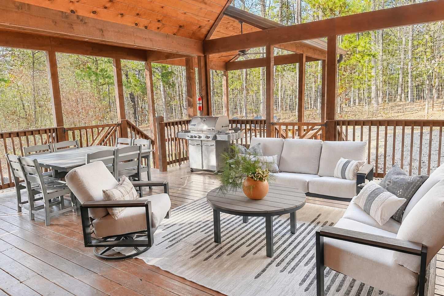 As Seen on TV! Safari Views + Hot Tub + Firepit
