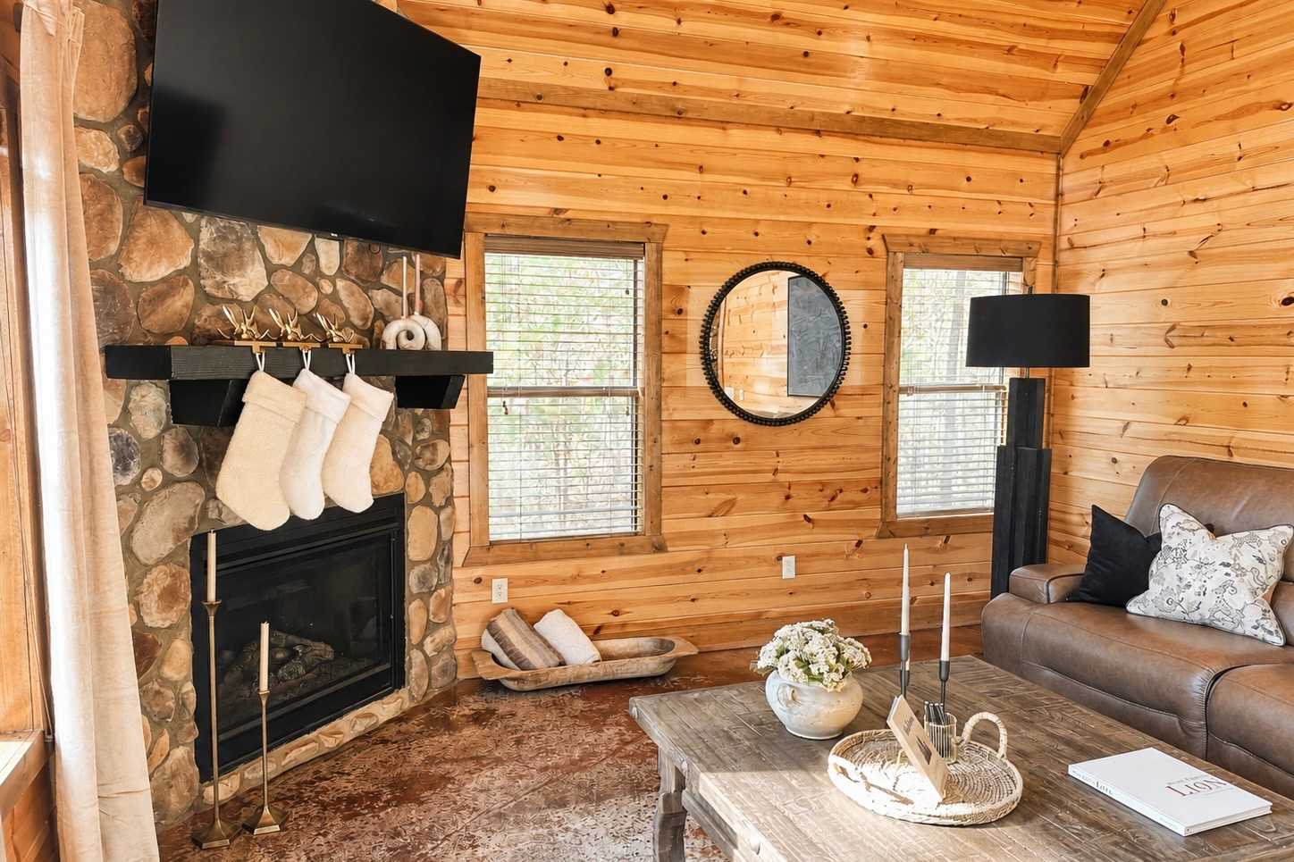 As Seen on TV! Safari Views + Hot Tub + Firepit