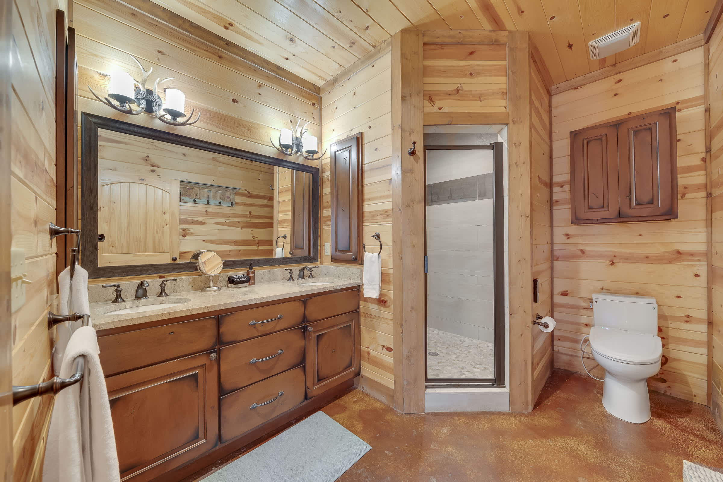 As Seen on TV! Safari Views + Hot Tub + Firepit